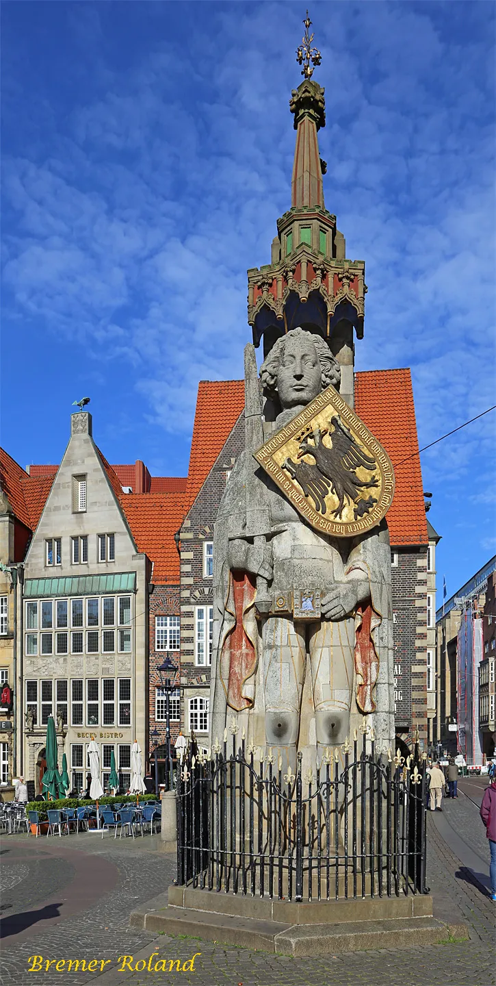 Photo showing: Bremer Roland - the landmark of Bremen. The figure has a height of 5.47 meters and is a UNESCO World Cultural Heritage.