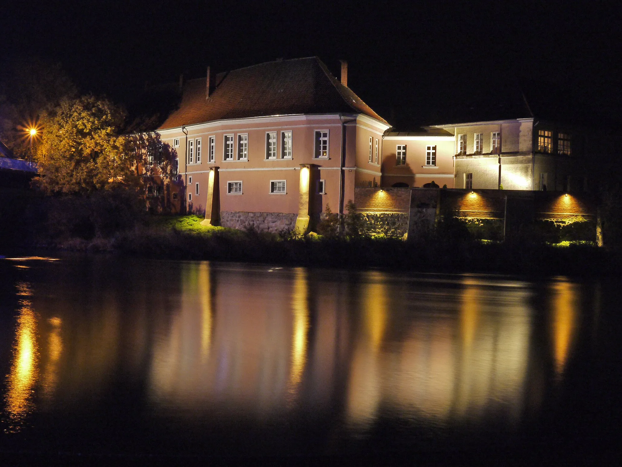 Photo showing: Castle of Hoya (Lower Saxony/Germany) at night.