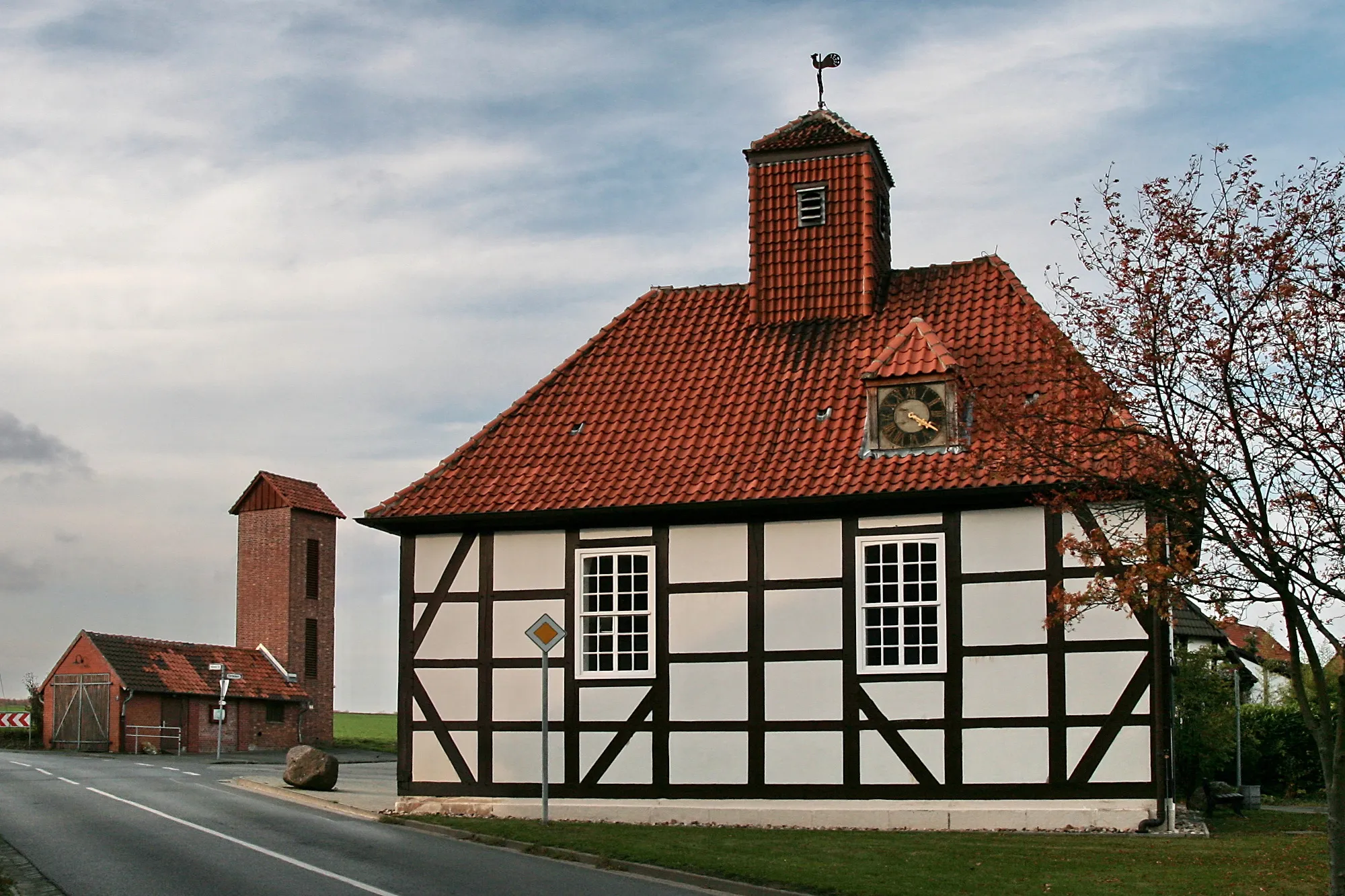 Photo showing: Fachwerkkapelle in Wülferode (Hannover)