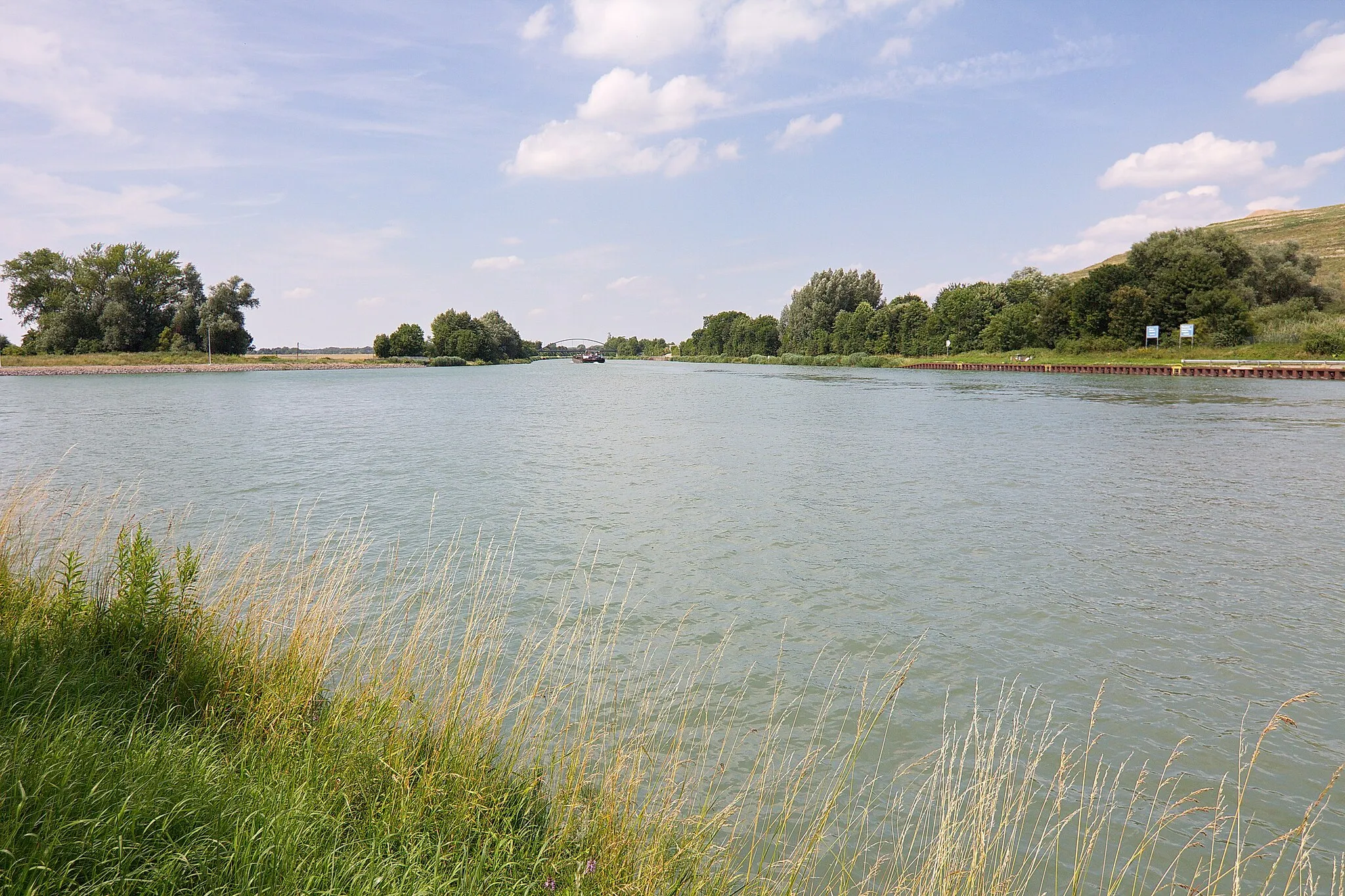 Photo showing: Mittellandkanal bei Bolzum (Sehnde), Niedersachsen, Deutschland