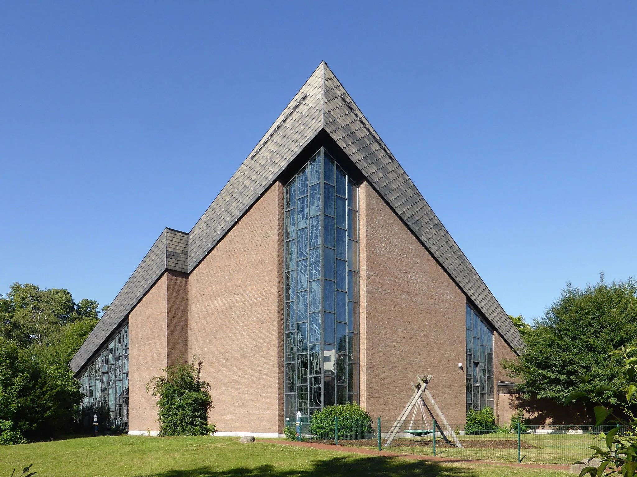 Photo showing: Katholische St.-Josef-Kirche in Holzminden.