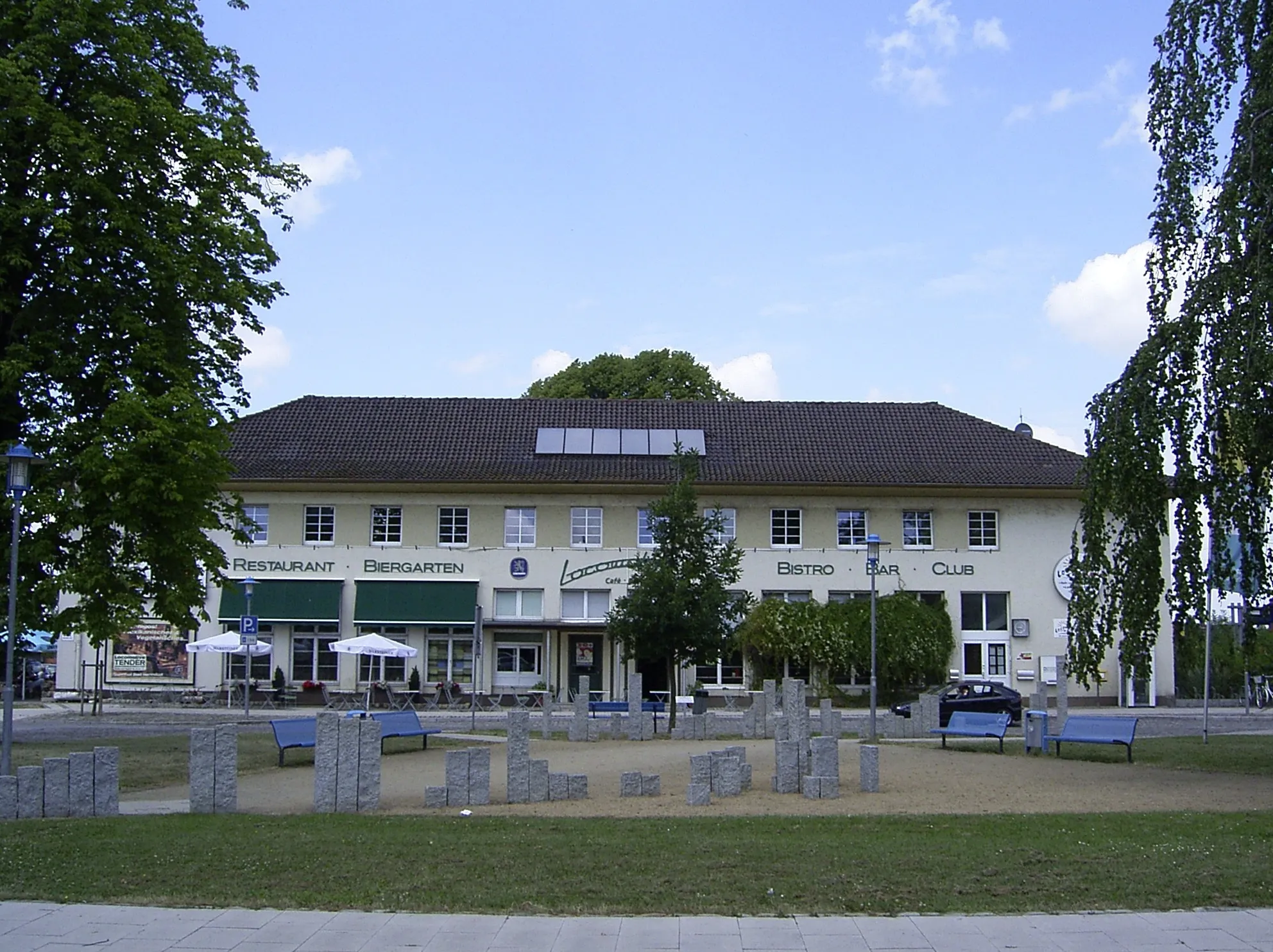Photo showing: Gaststätte "Locomotive" im Bahnhofsgebäude von Bad Nenndorf