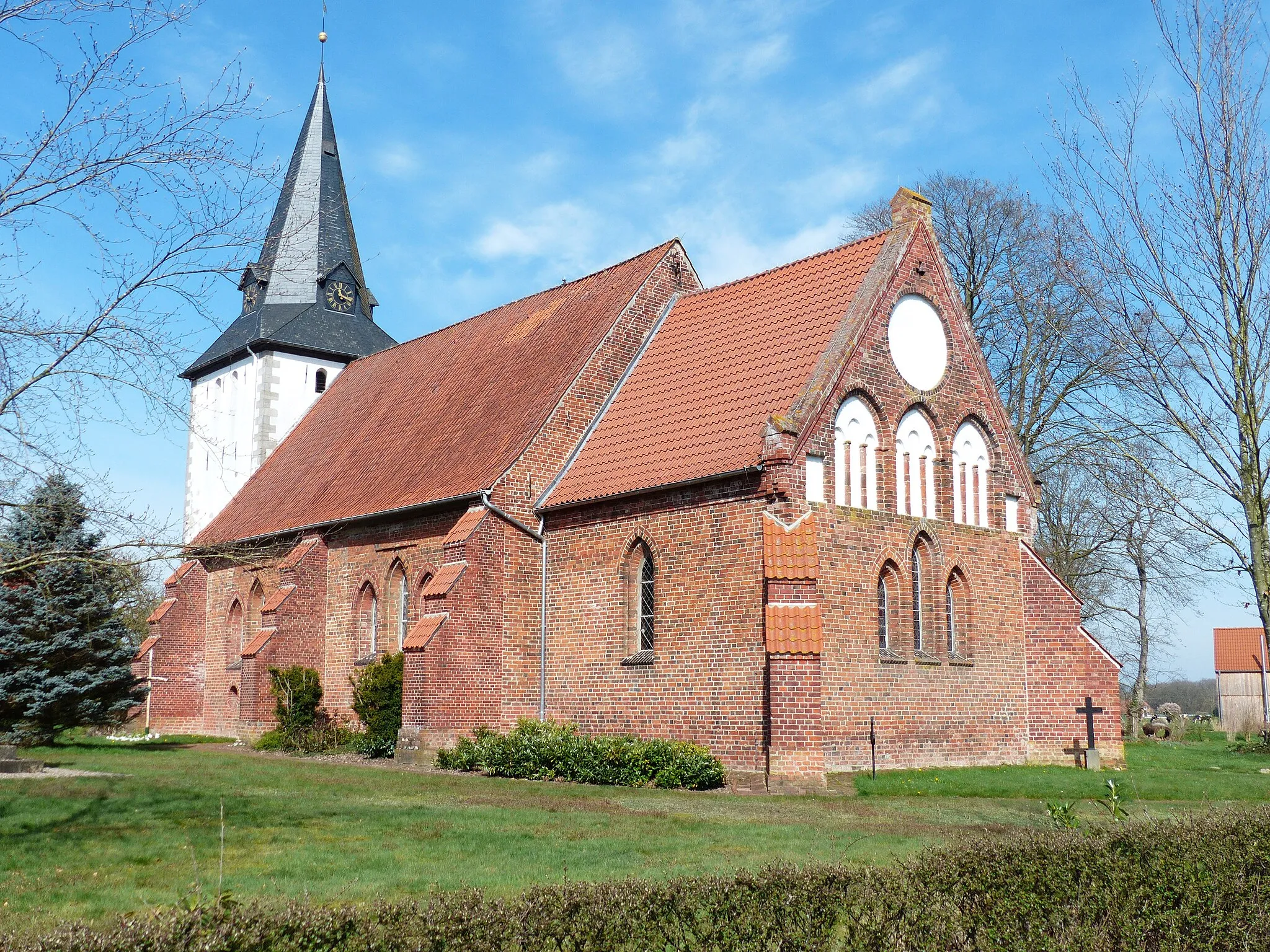 Photo showing: St. Nicolai church from south-east in Schmalförden, Ehrenburg, Landkreis Diepholz, Lower Saxony