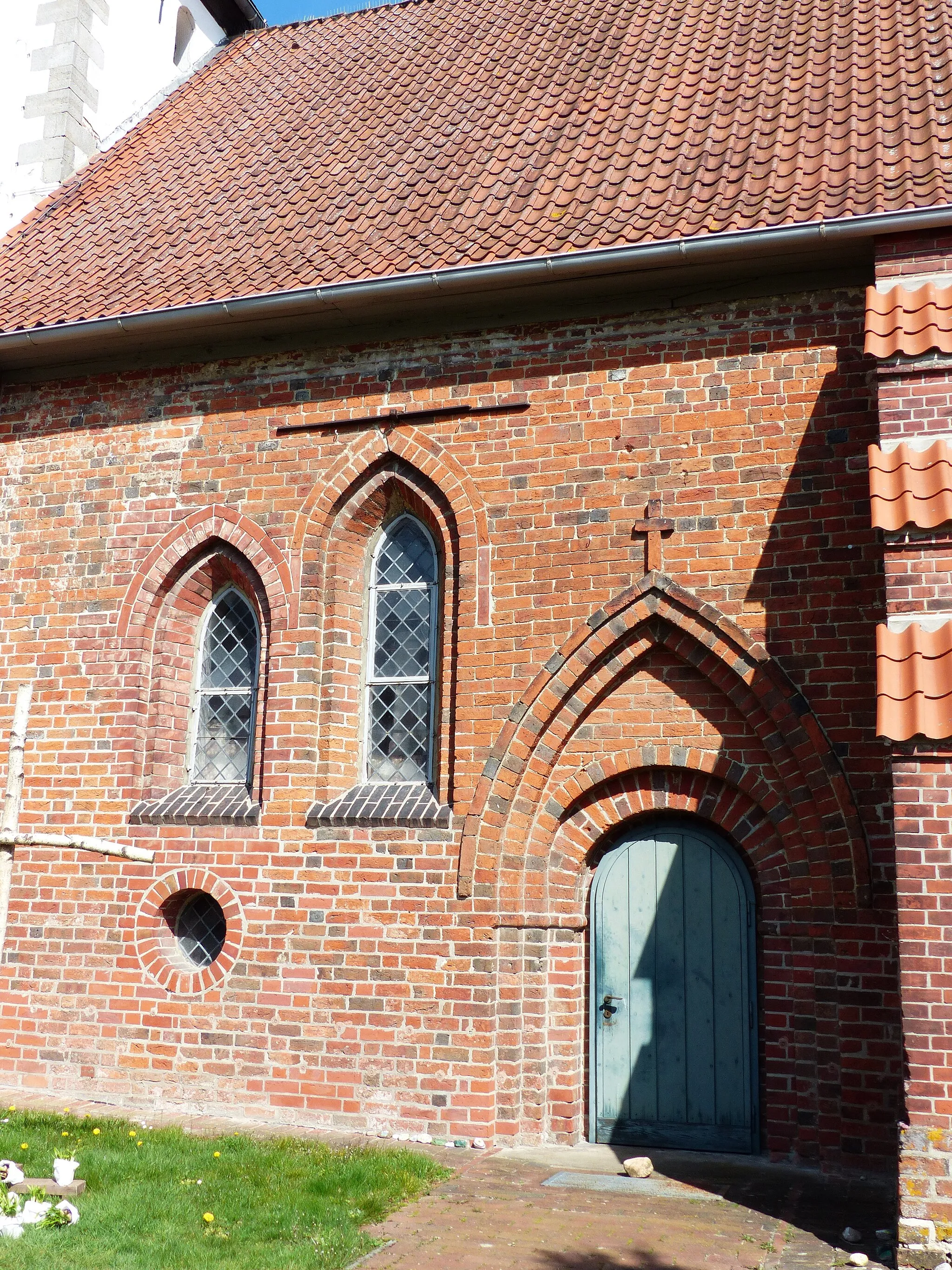 Photo showing: St. Nicolai church, western bay of the nave from the south, in Schmalförden, Ehrenburg, Landkreis Diepholz, Lower Saxony