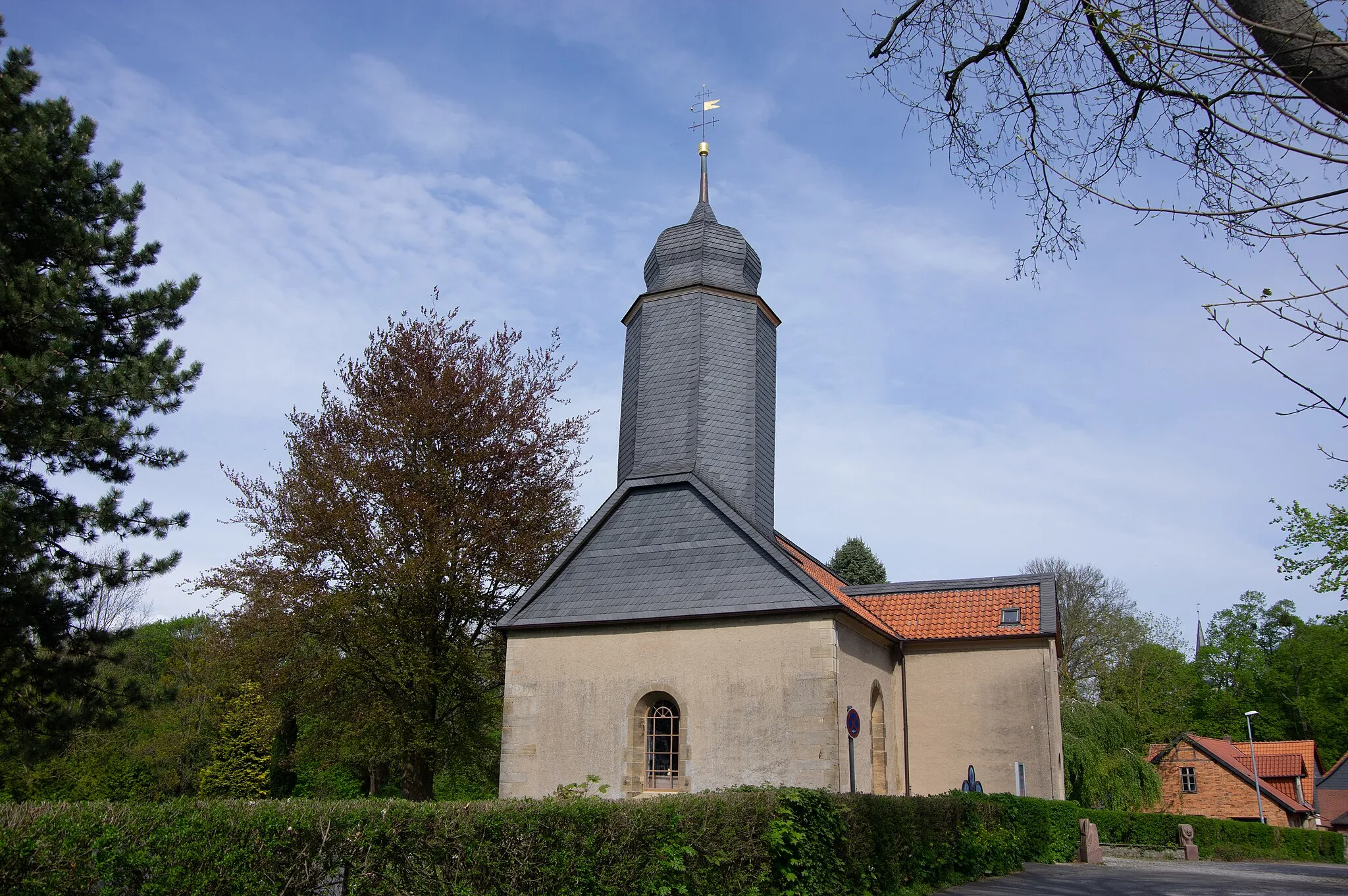Photo showing: Bad Salzdetfurth, Ortsteil Bodenburg in Niedersachsen. Die Kirche steht unter Denkmalschutz.