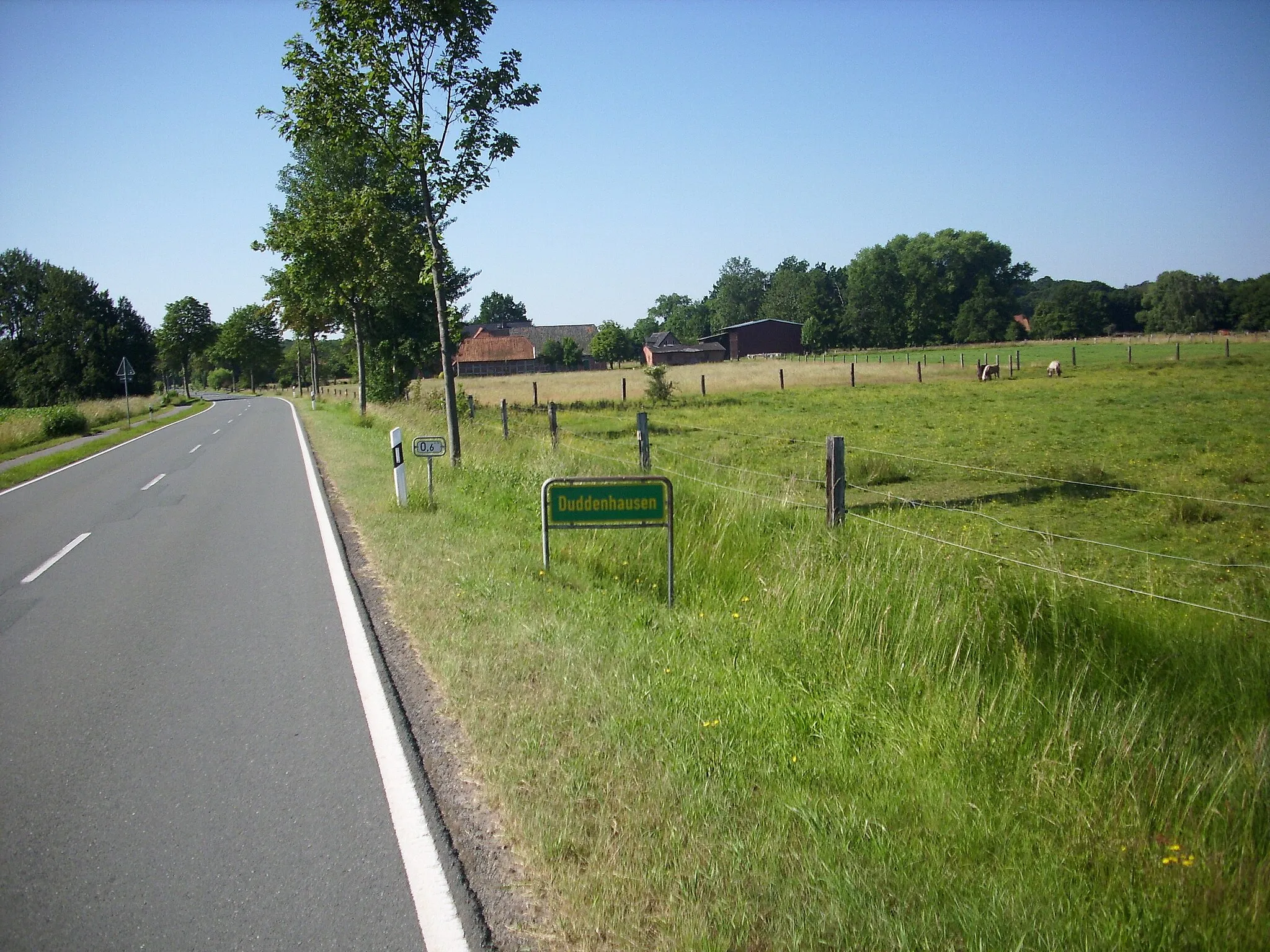 Photo showing: Duddenhausen, entry sign, Bücken, Lower Saxony, Germany