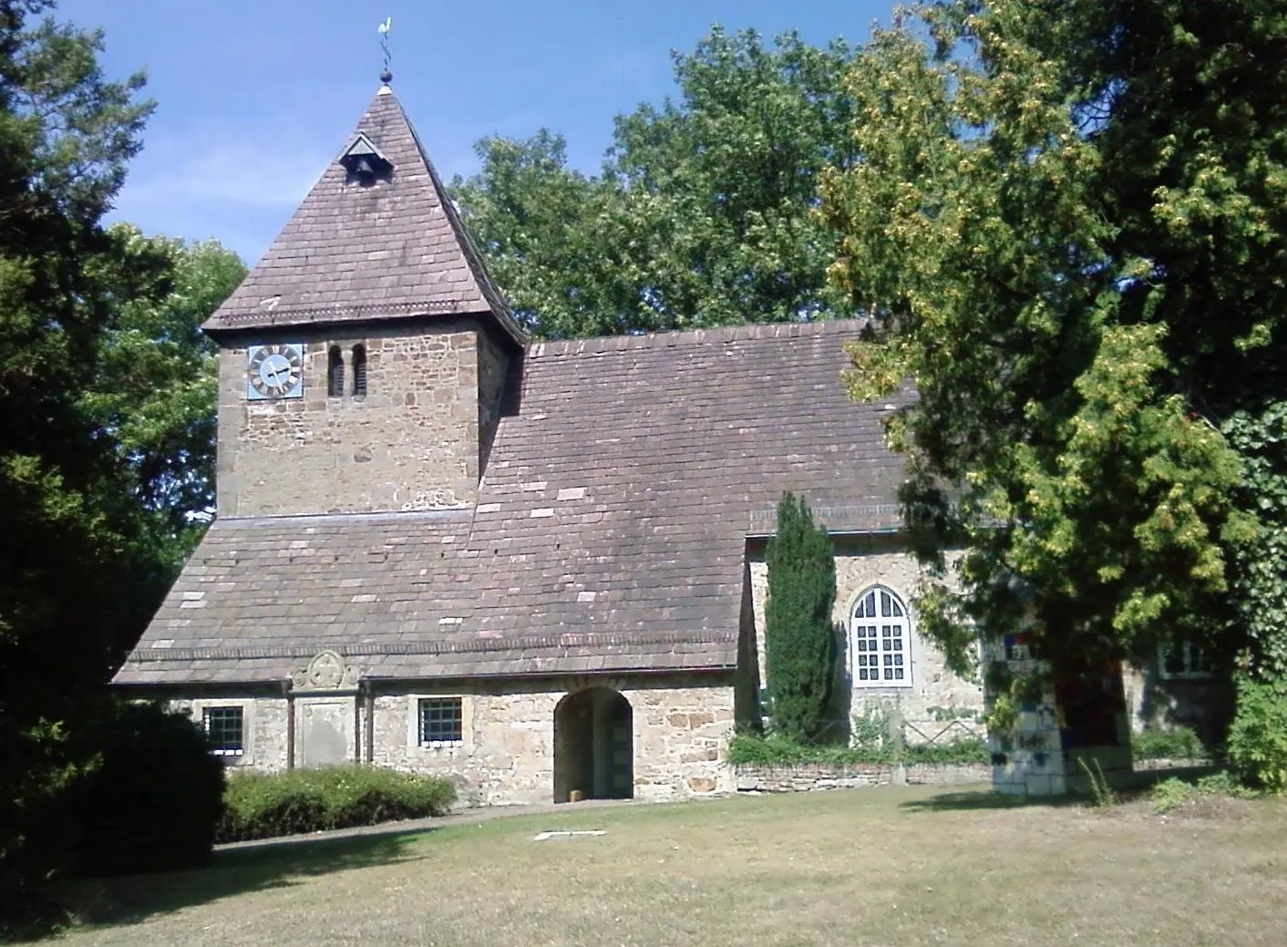 Photo showing: Die Kirche in Heuerßen