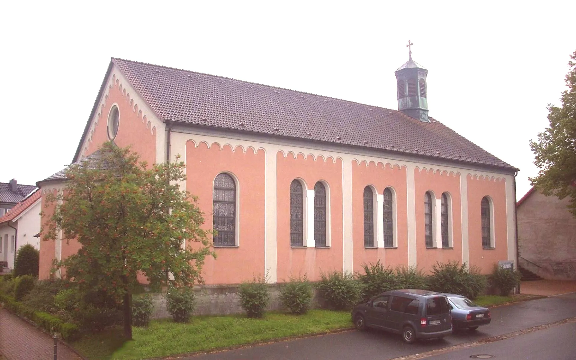 Photo showing: St. Mariä Himmelfahrt, Westfeld, von Nordosten