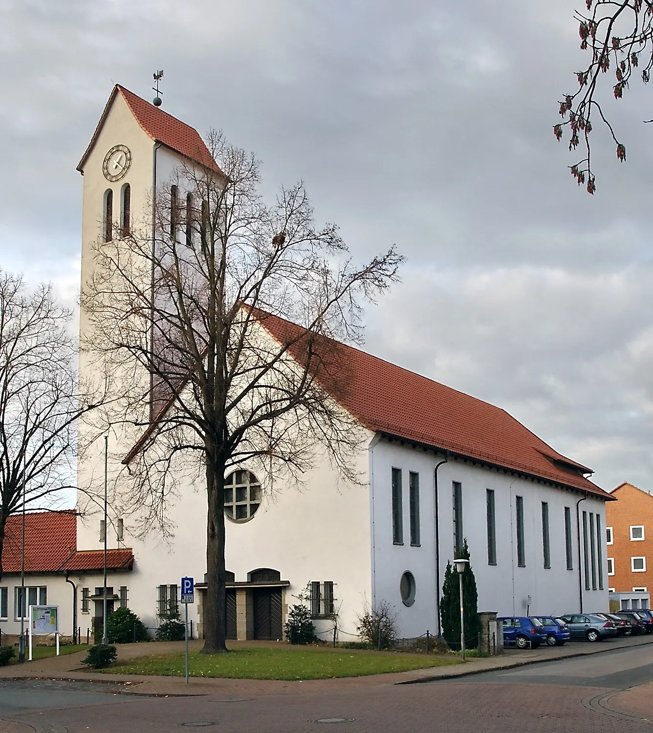 Photo showing: Kath. Kirche St. Mathilde in Alt-Laatzen (Laatzen), Region Hannover