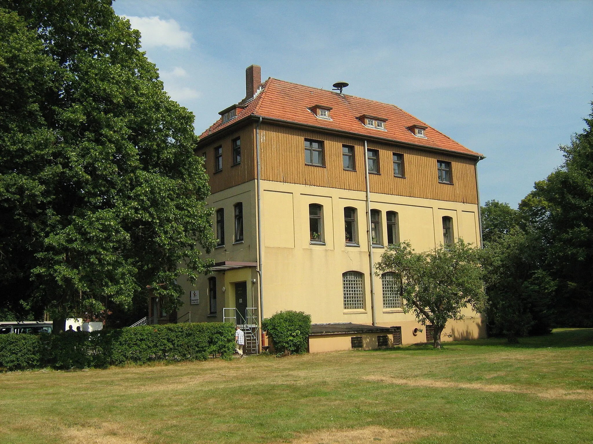 Photo showing: Freistatt- Haus Moorburg im Jahr 2010 (Arestzelle ist noch erhalten)