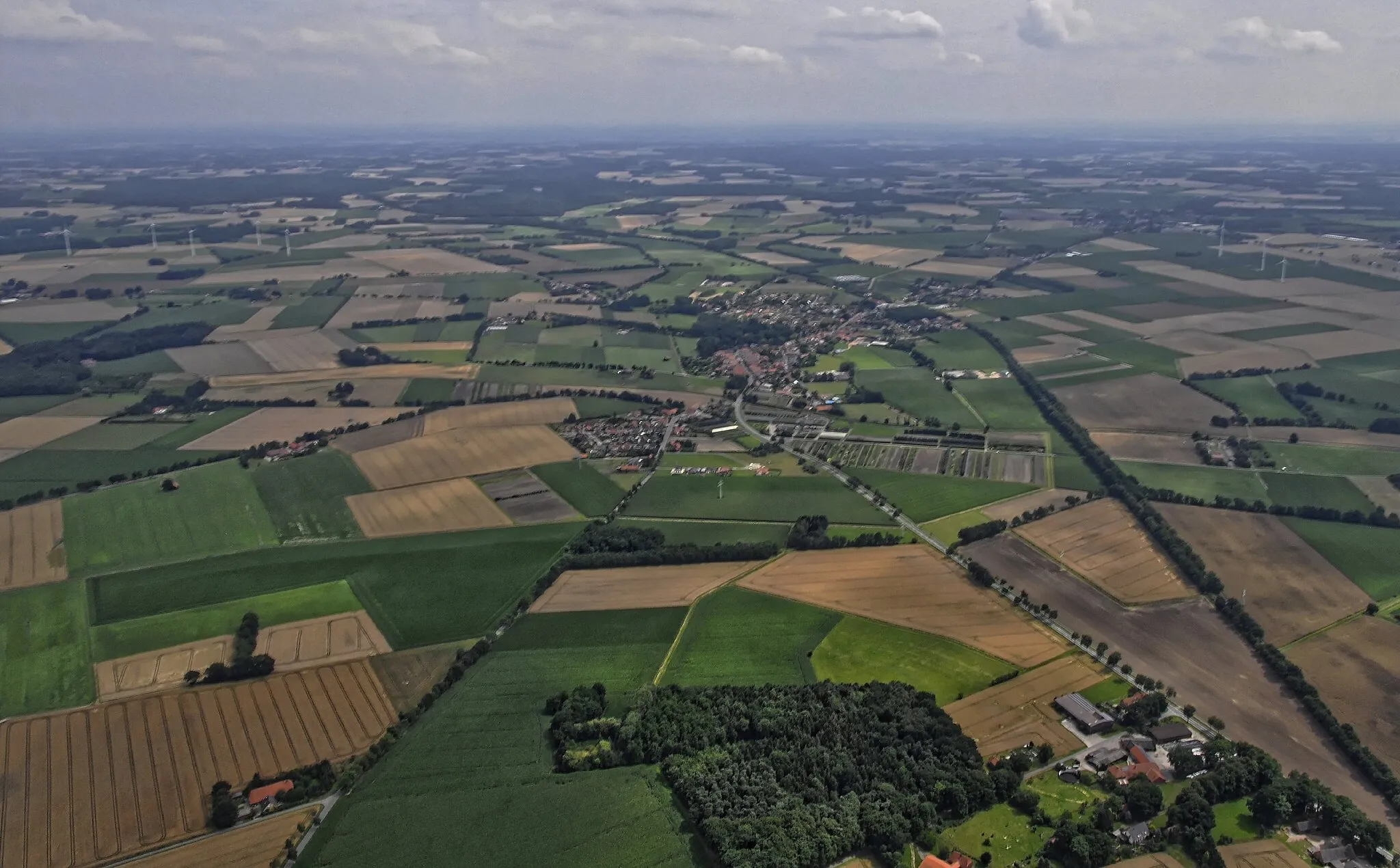 Photo showing: Bilder vom Flug Nordholz-Hammelburg 2015: Blick von Westen auf Siedenburg.