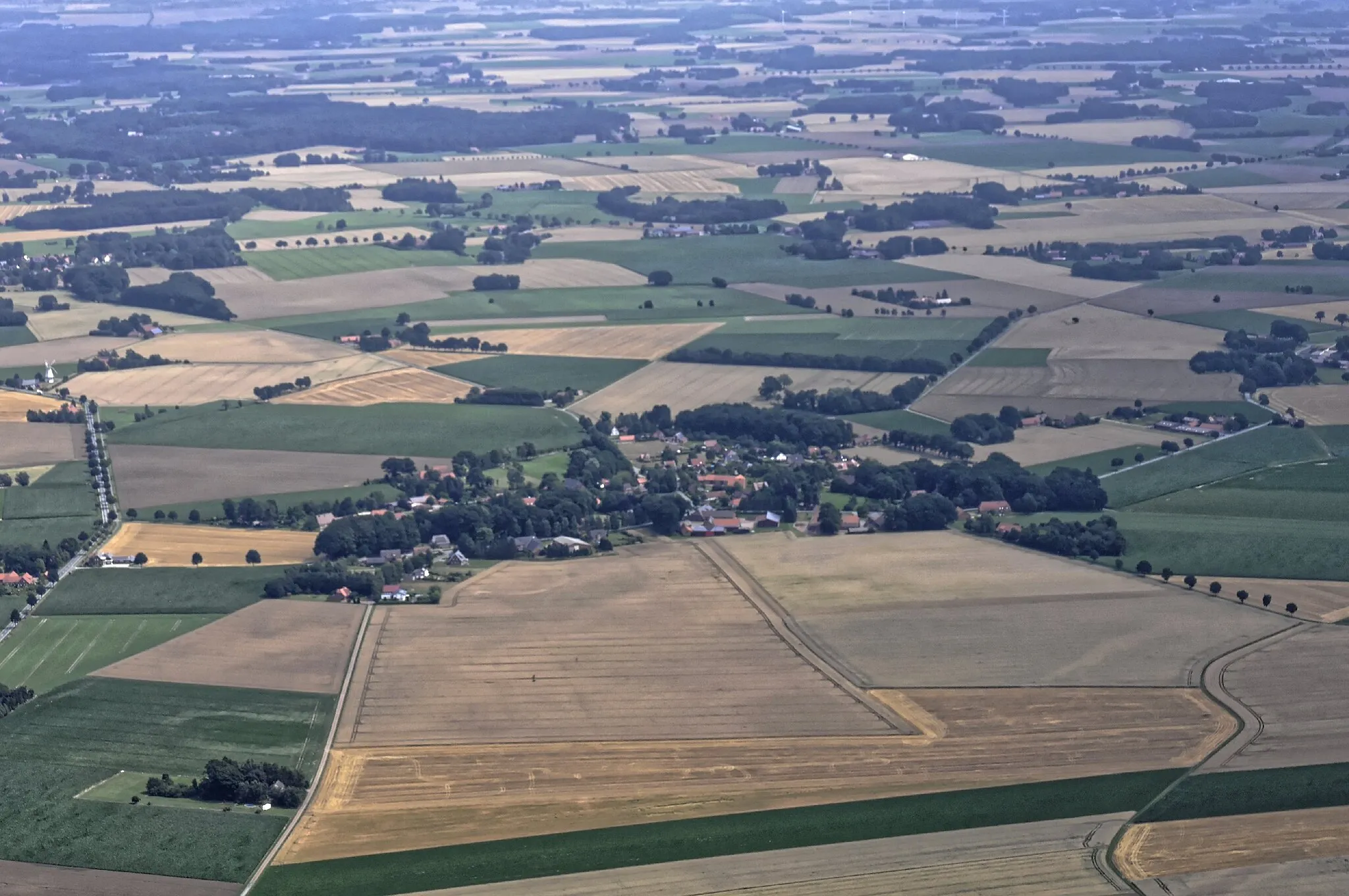 Photo showing: Bilder vom Flug Nordholz-Hammelburg 2015: Blick von Westen auf Engeln.