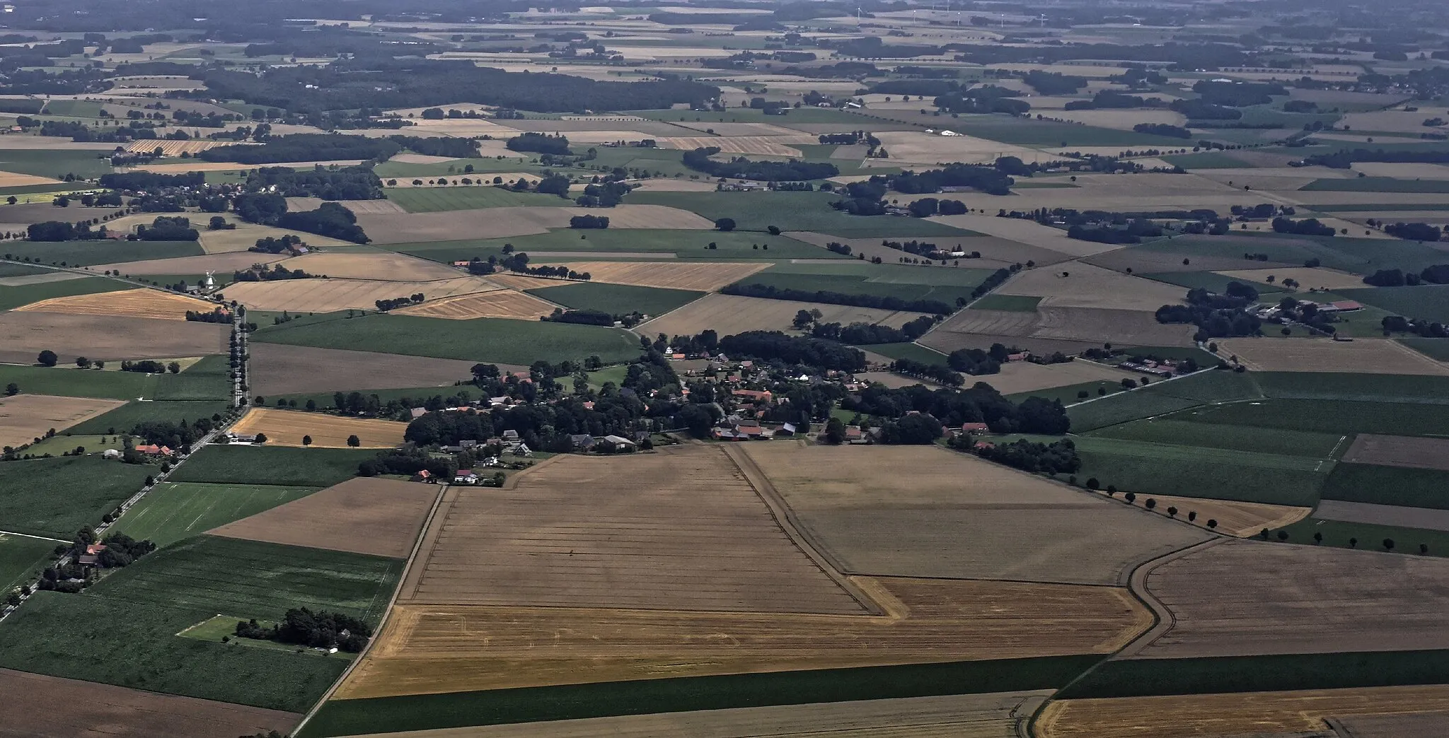 Photo showing: Bilder vom Flug Nordholz-Hammelburg 2015: Engeln, gesehen von Westen.