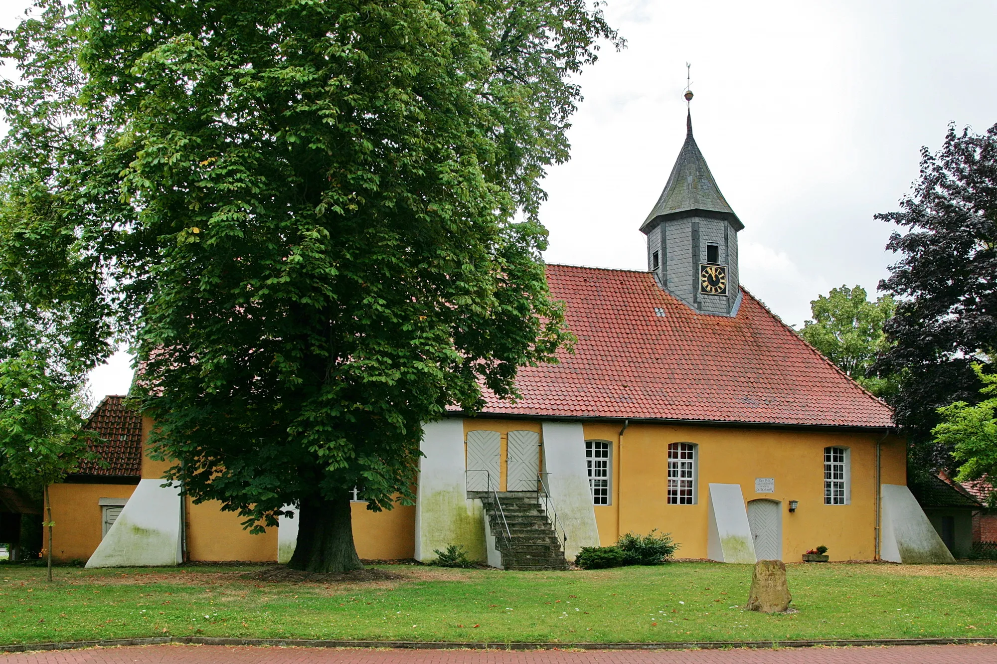 Photo showing: St.Jacobi-Kirche in Husum (Nienburg), Niedersachsen, Deutschland