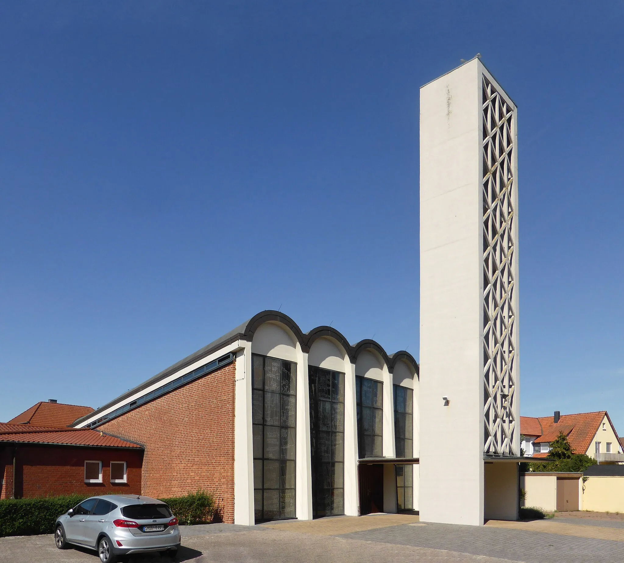 Photo showing: Katholische St.-Barbara-Kirche in Lindhorst.