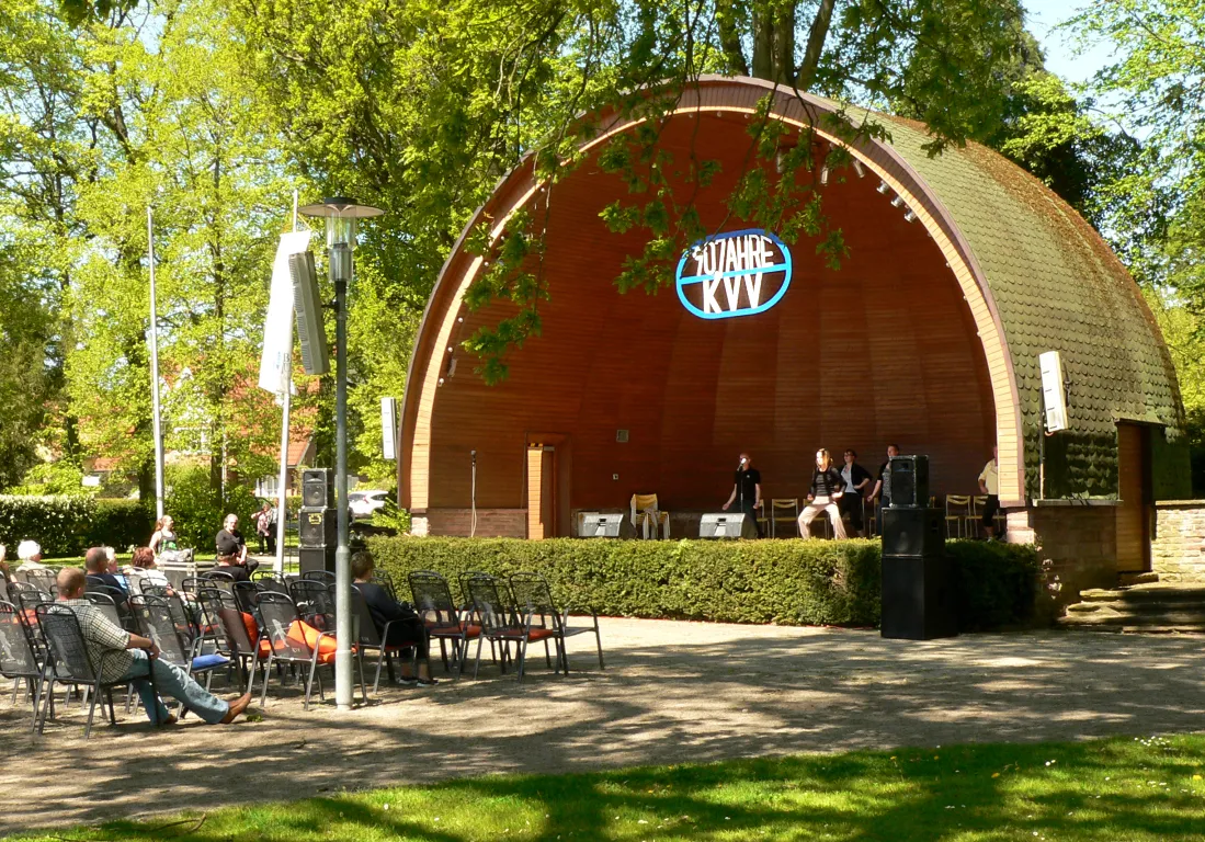 Photo showing: Konzertmuschel im Kurpark im Bad Münder