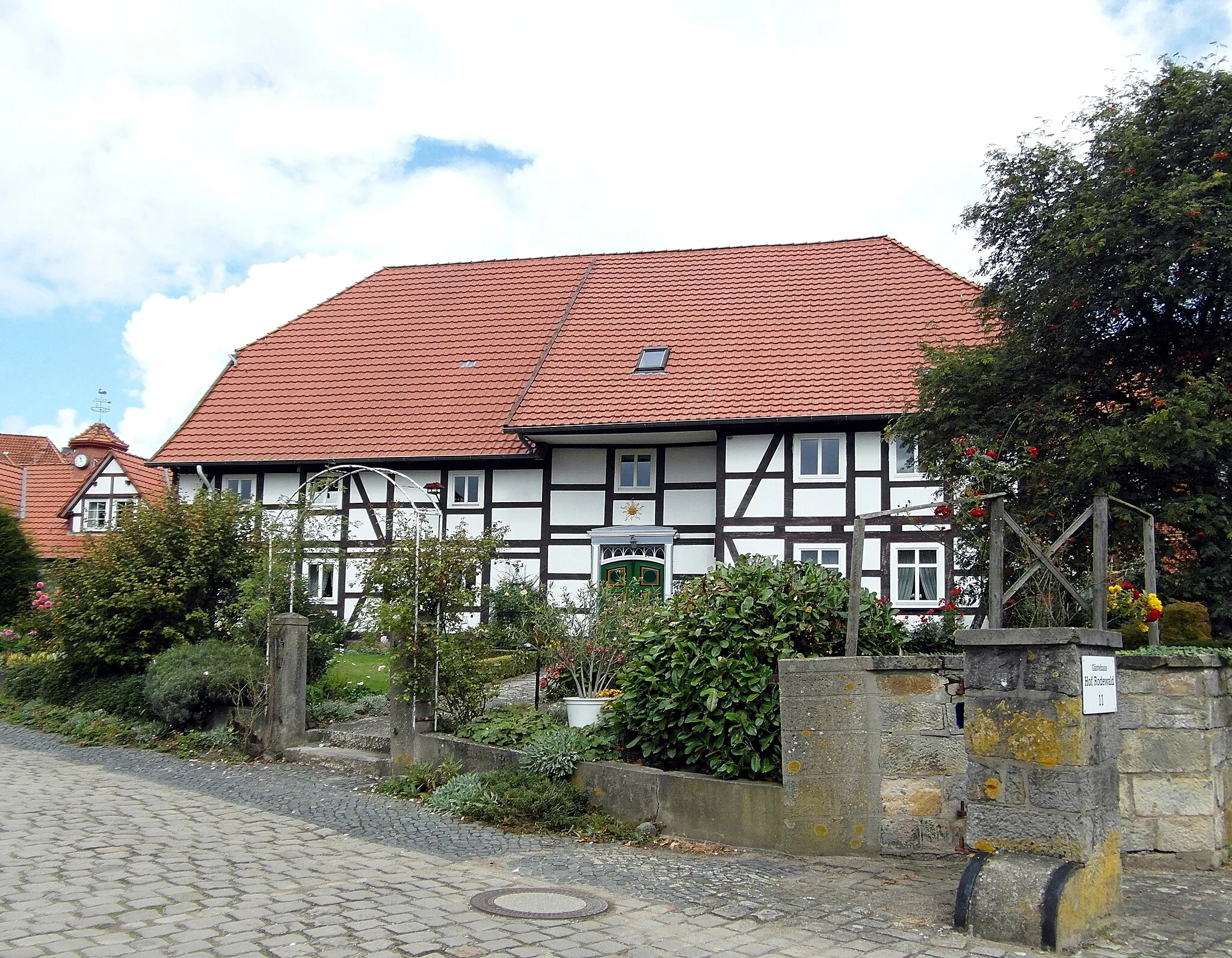 Photo showing: Wohnhaus der Hofanlage Hiddestorfer Straße 11 im Springer Stadtteil Lüdersen