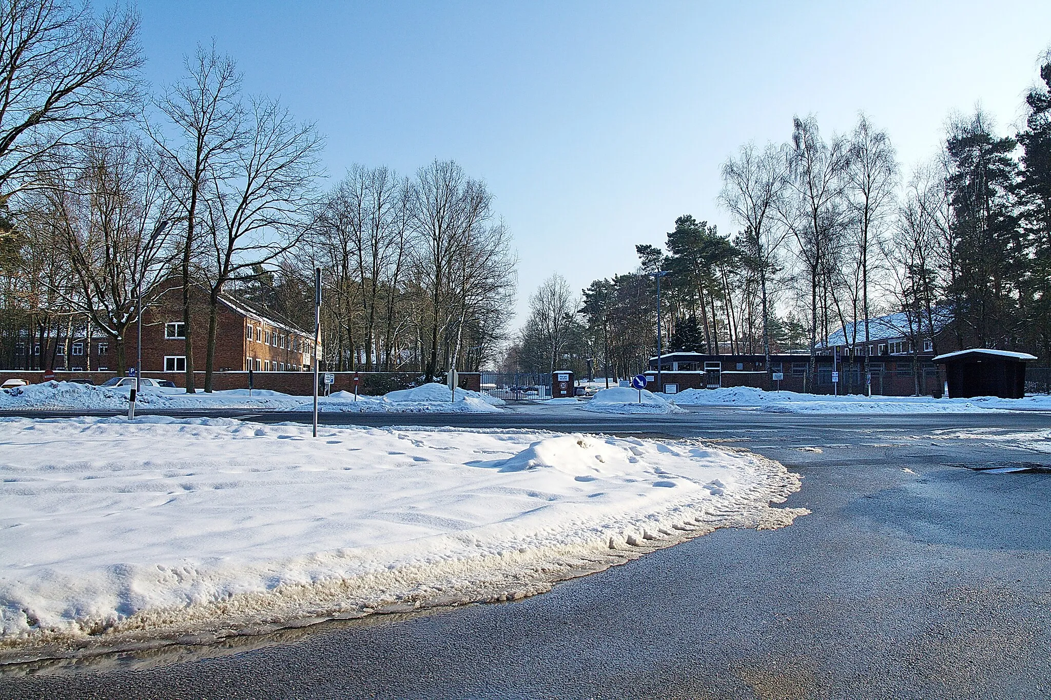 Photo showing: Blick auf Wilhelmstein-Kaserne in Luttmersen (Neustadt am Rübenberge)), Niedersachsen, Deutschland