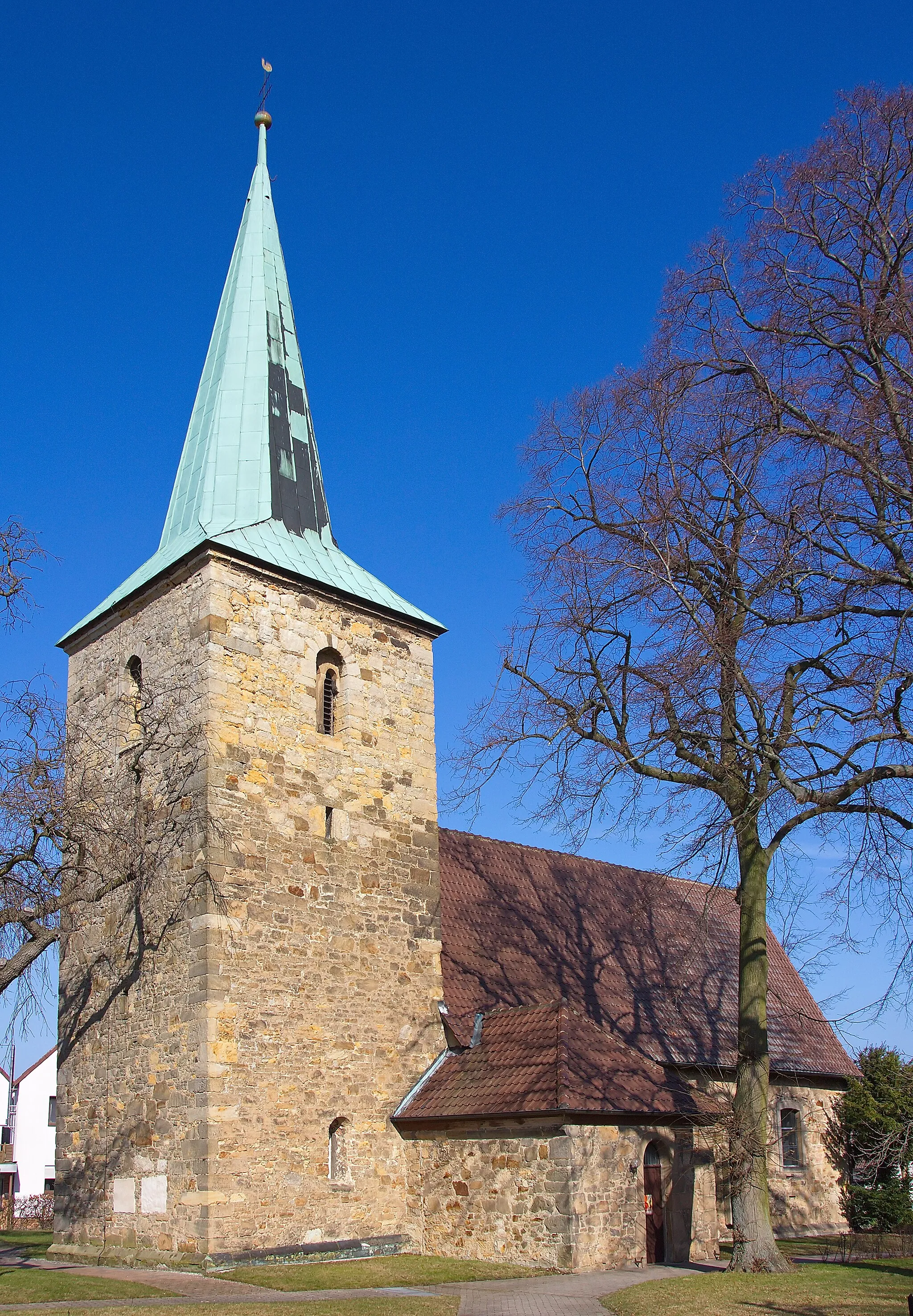 Photo showing: Cosmas und Damian-Kirche aus dem 15. Jhd. in Rautenberg (Harsum), Niedersachsen, Deutschland