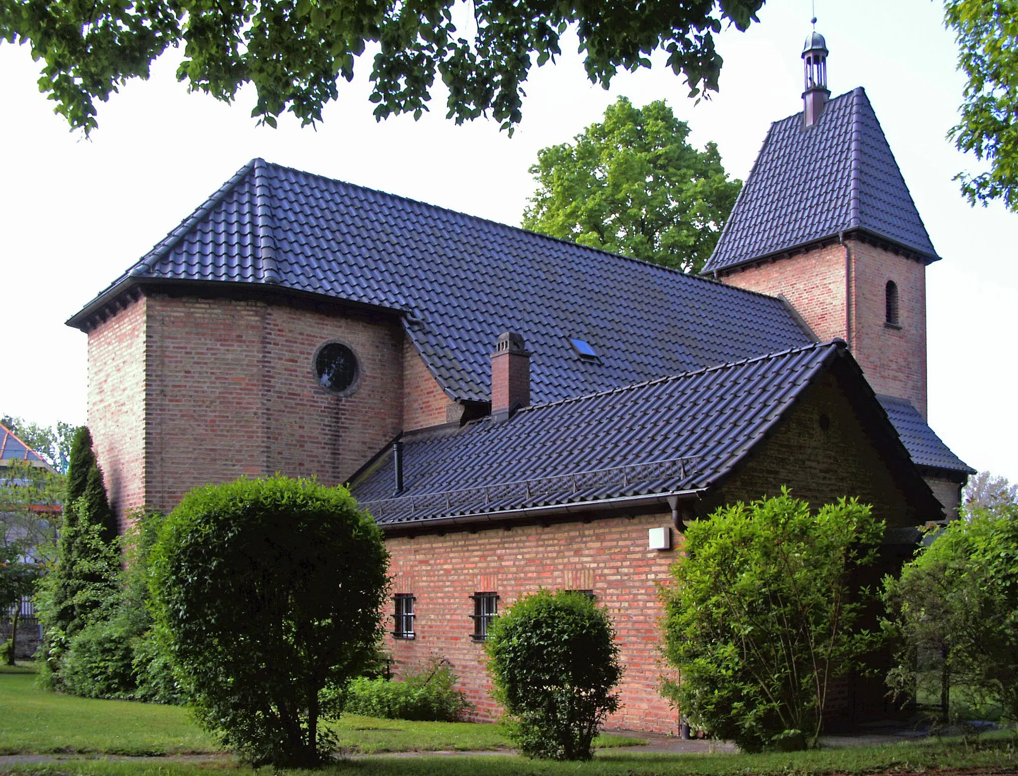 Photo showing: Katholische Kirche St. Josef in Gleidingen, Stadtteil von Laatzen bei Hannover