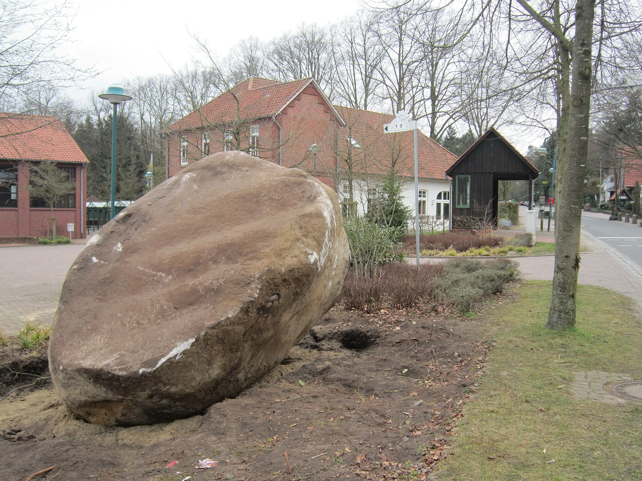 Photo showing: Glacial erratic in Kroge (Lohne), 30.2 tons heavy
