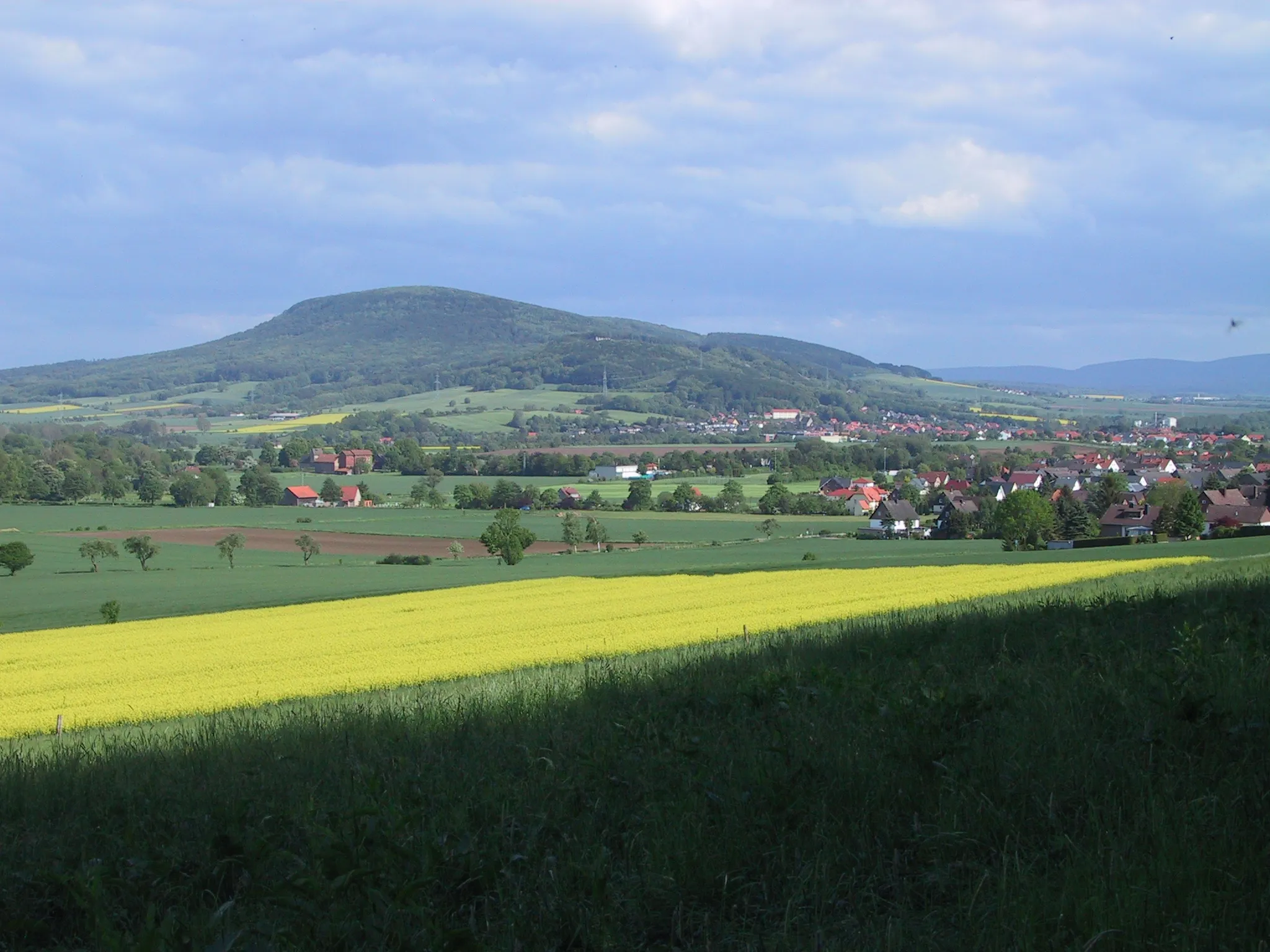 Photo showing: Blick von Lauenstein, Ith, auf Salzhemmendorf und den Kanstein