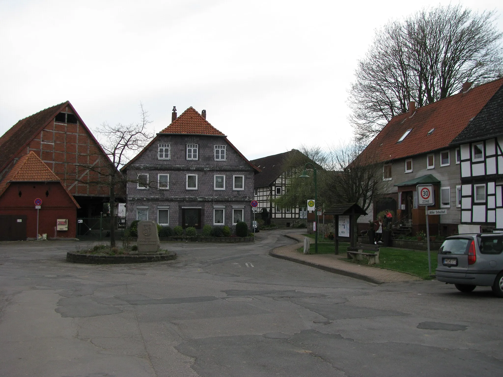 Photo showing: die Bushaltestelle Markt in Salzhemmendorf-Hemmendorf