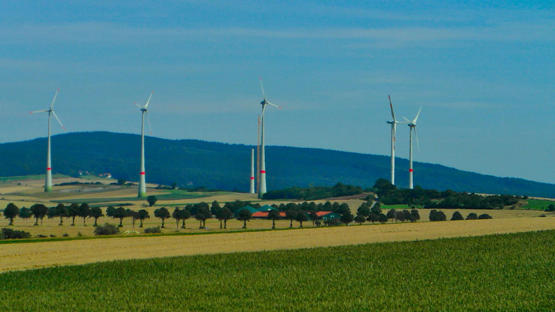 Photo showing: Bau der ersten Windräder am Ruhbrink bei Dörpe (2015)