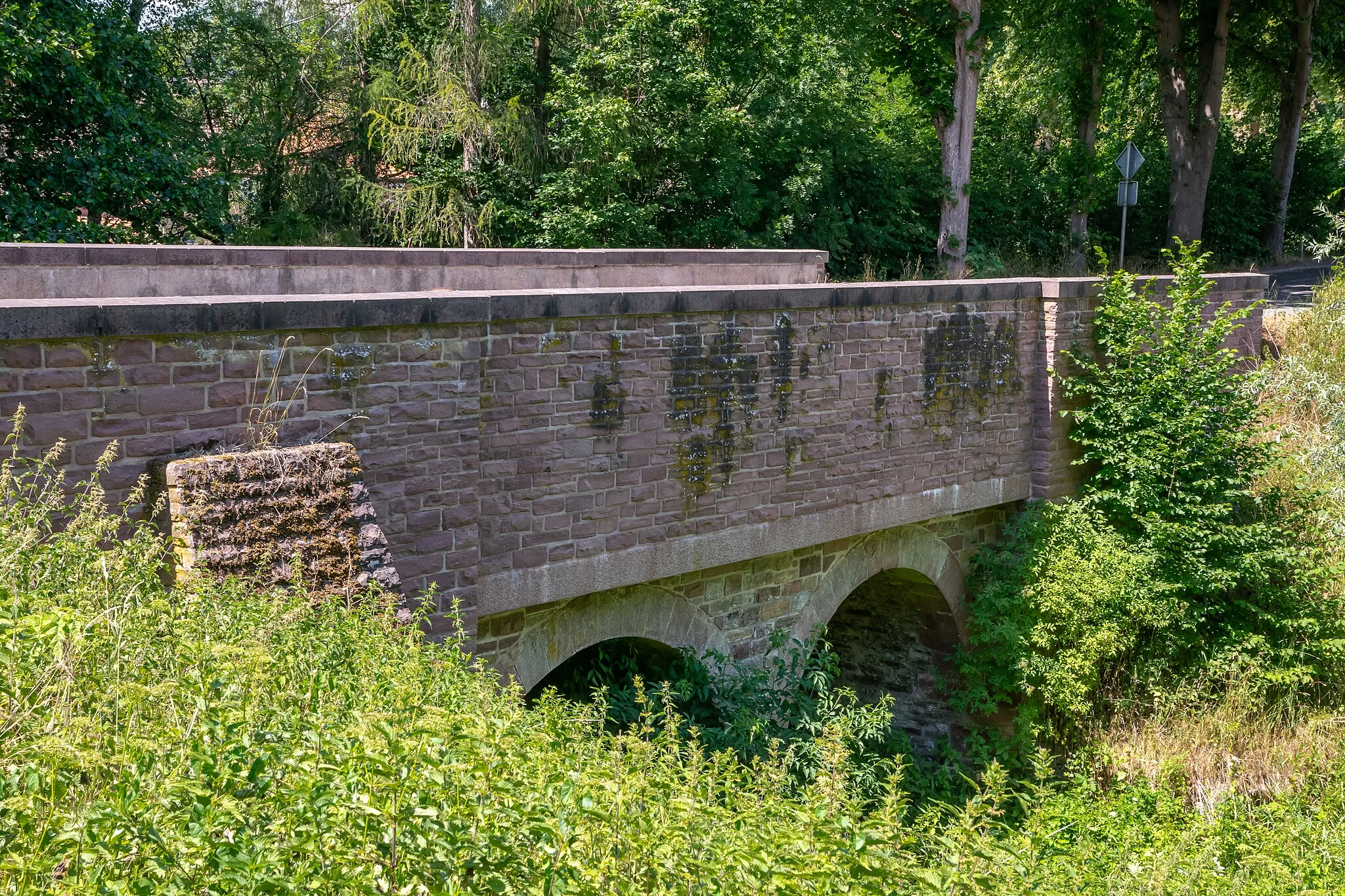 Photo showing: Bruchstein-Bogenbrücke über den Jordan in Borgentreich-Borgholz