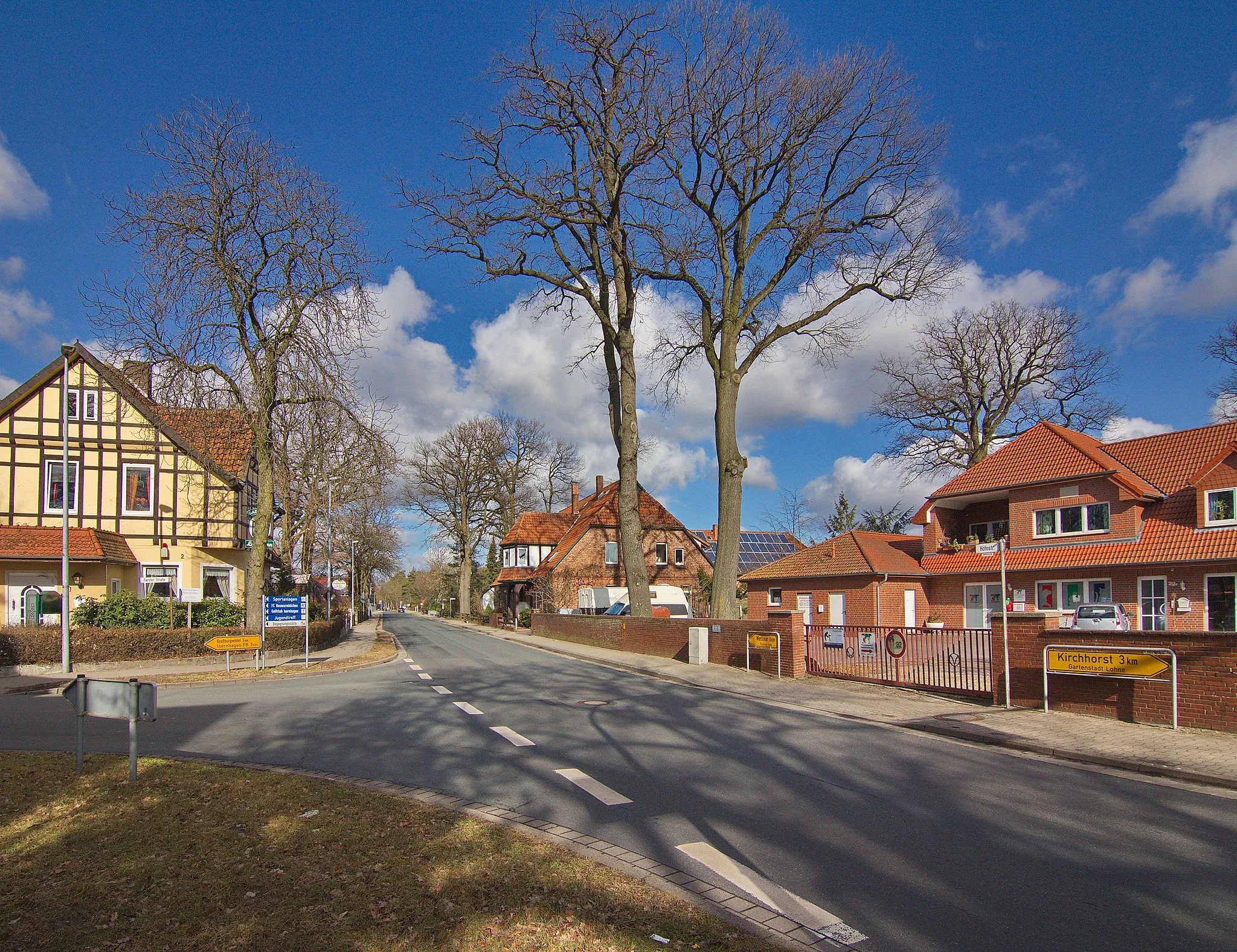Photo showing: Ortsblick Neuwarmbüchen (Isernhagen), Niedersachsen, Deutschland