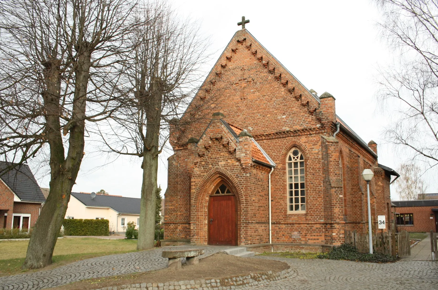 Photo showing: Apostelkirche Arpke von 1883. Evangelisch-lutherische Apostelgemeinde Arpke; Hauptstraße 34; D-31275 Lehrte-Arpke