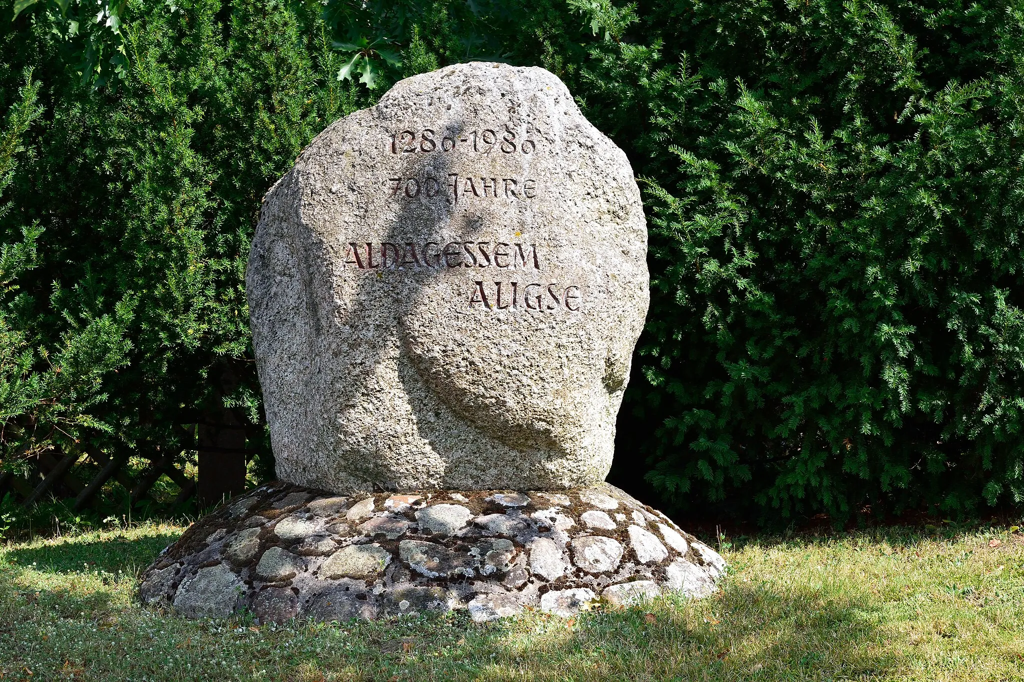 Photo showing: Gedenkstein 1280-1980 700 Jahre Aldagessem Aligse