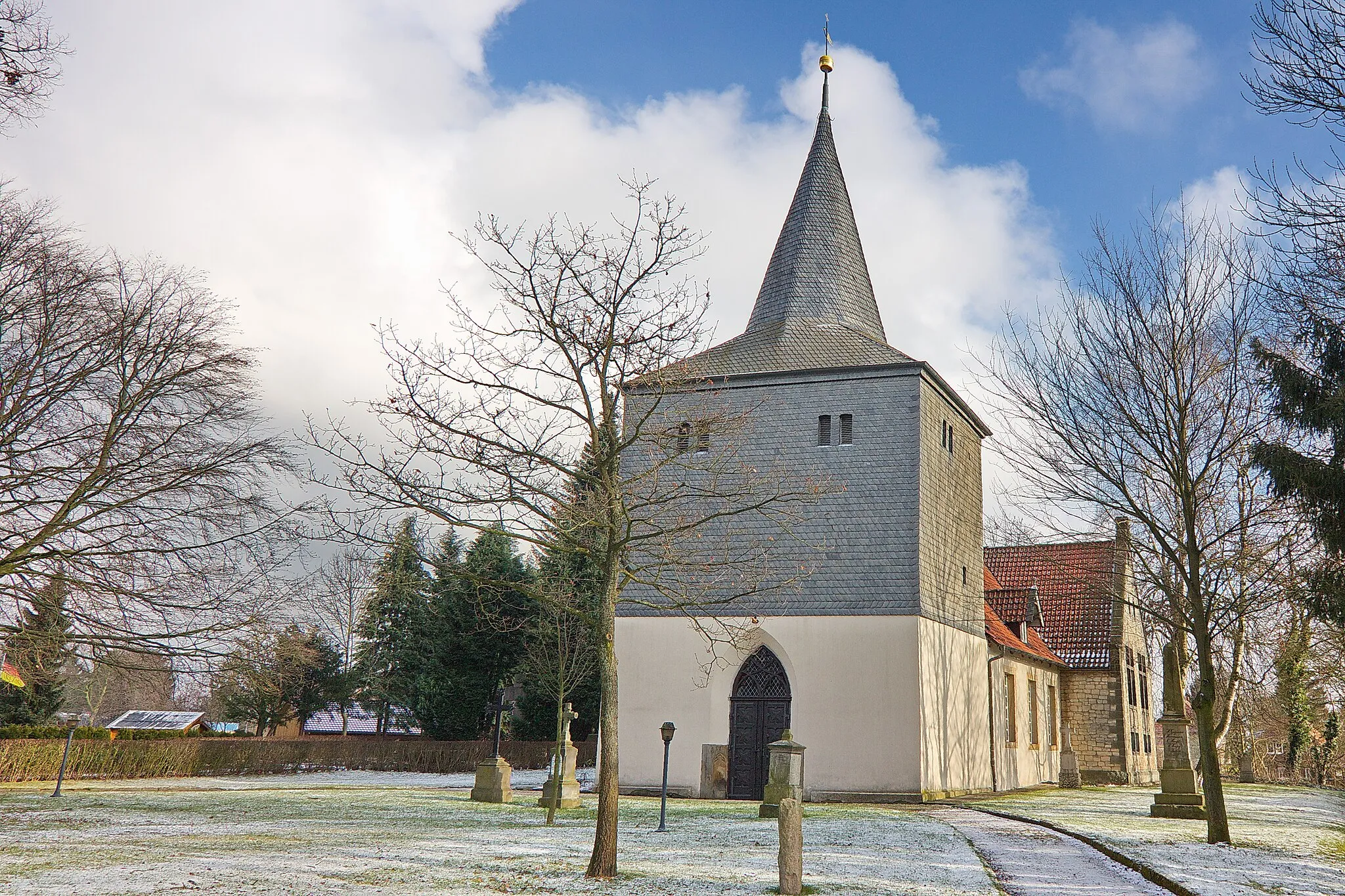 Photo showing: Kirche „Johannes der Täufer“ in Oberg (Ilsede), Niedersachsen, Deutschland