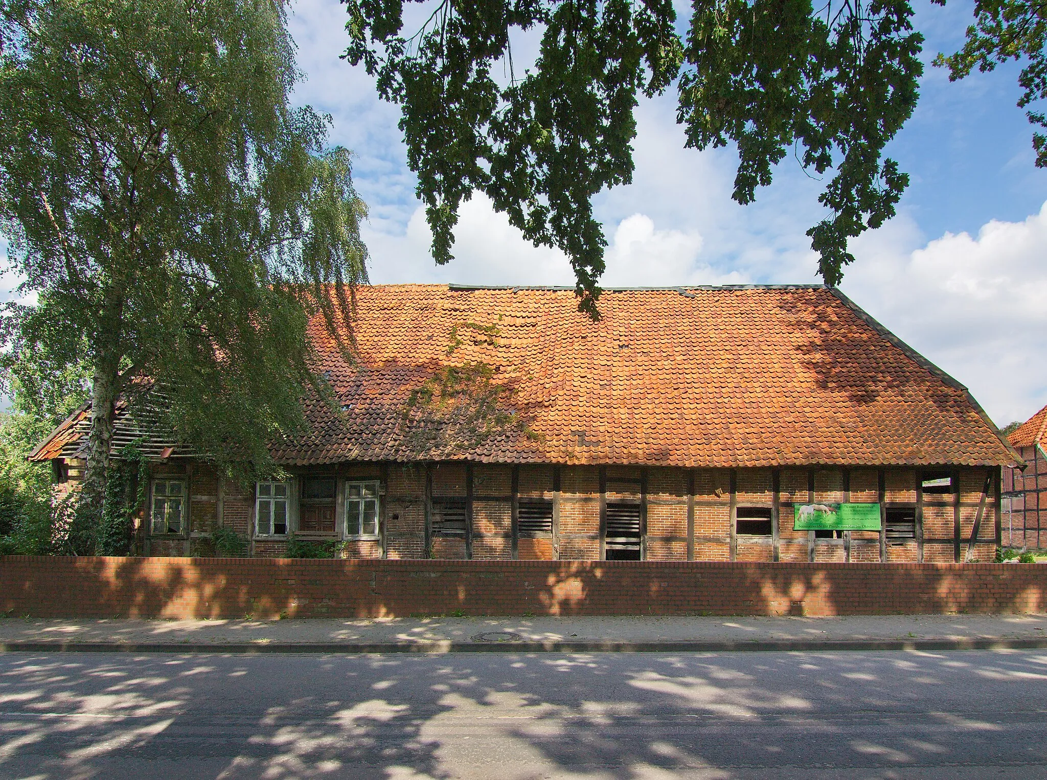 Photo showing: Vierständerhallenhaus Alte Zollstraße 24 in Abbensen (Wedemark), Niedersachsen, Deutschland