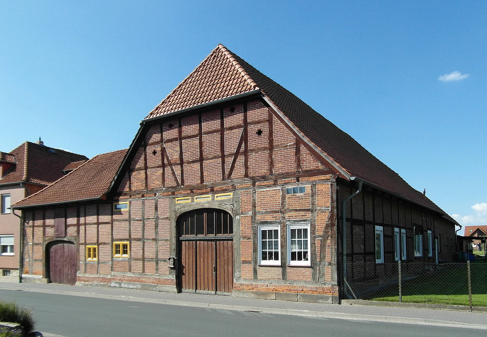 Photo showing: Wohn-/Wirtschaftsgebäude