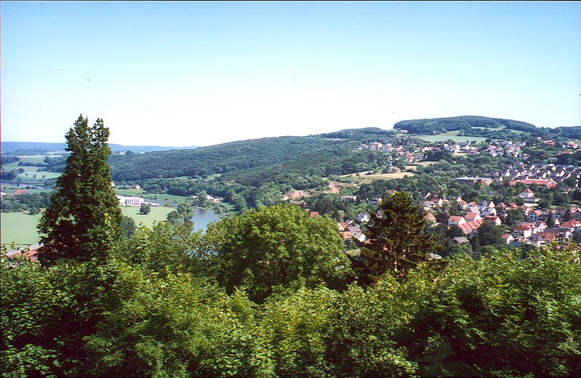 Photo showing: View from the castle on the Amthausberg in Vlotho, North Rhine-Westphalia, Germany, to the river Weser and the Winterberg. On the right of the river Weser is Vlotho itself, on the left is Uffeln.