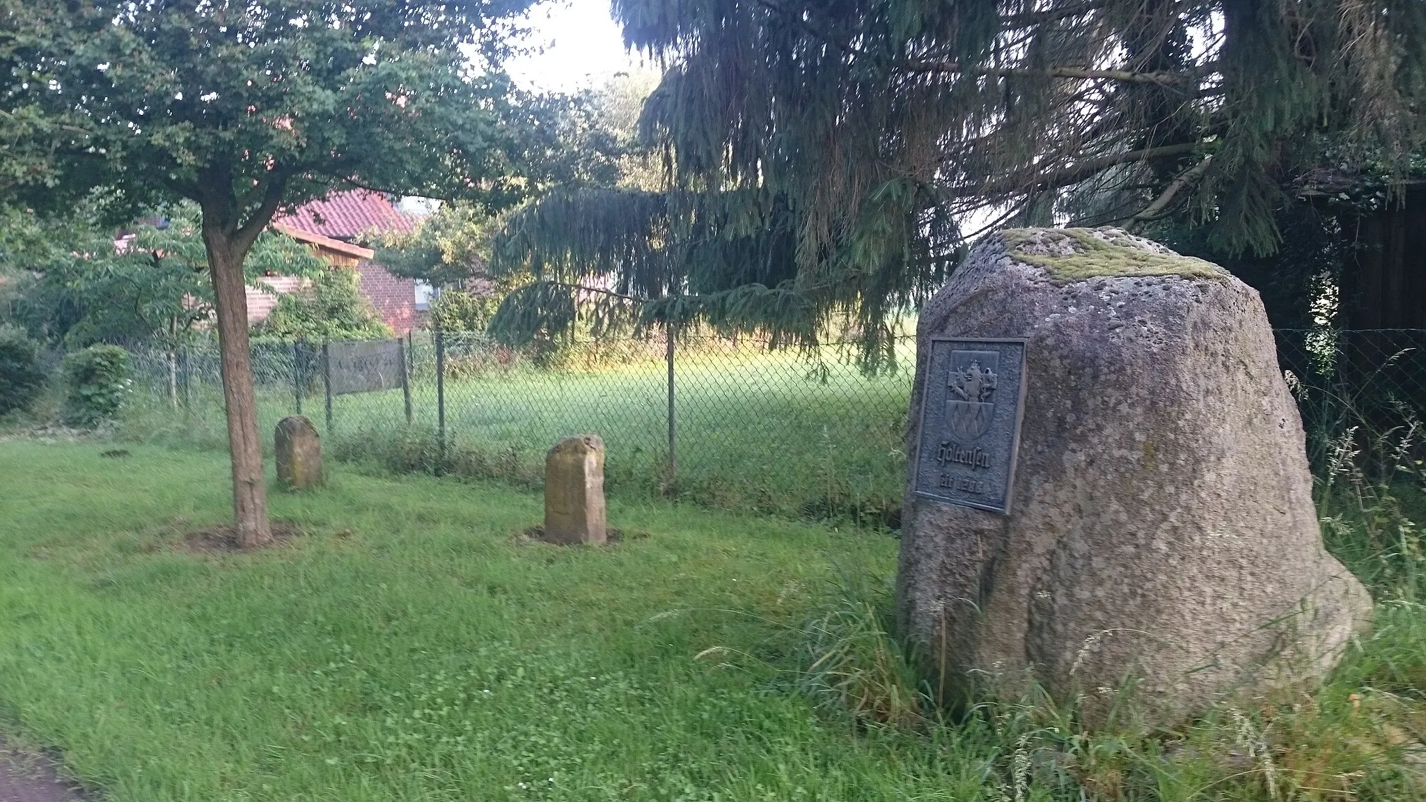 Photo showing: Historische Steine in Holtensen