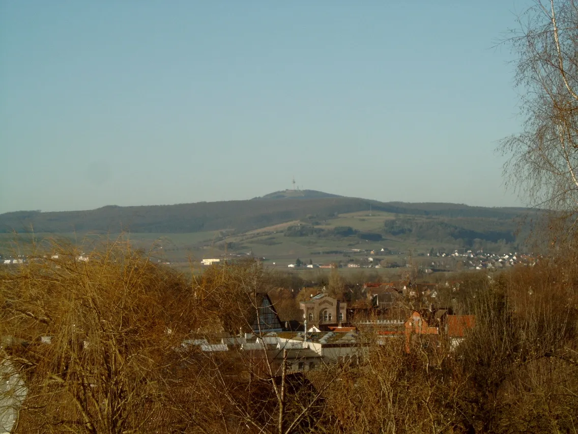 Photo showing: "Köterberg", view from "Holzminden (Kiesberg)"