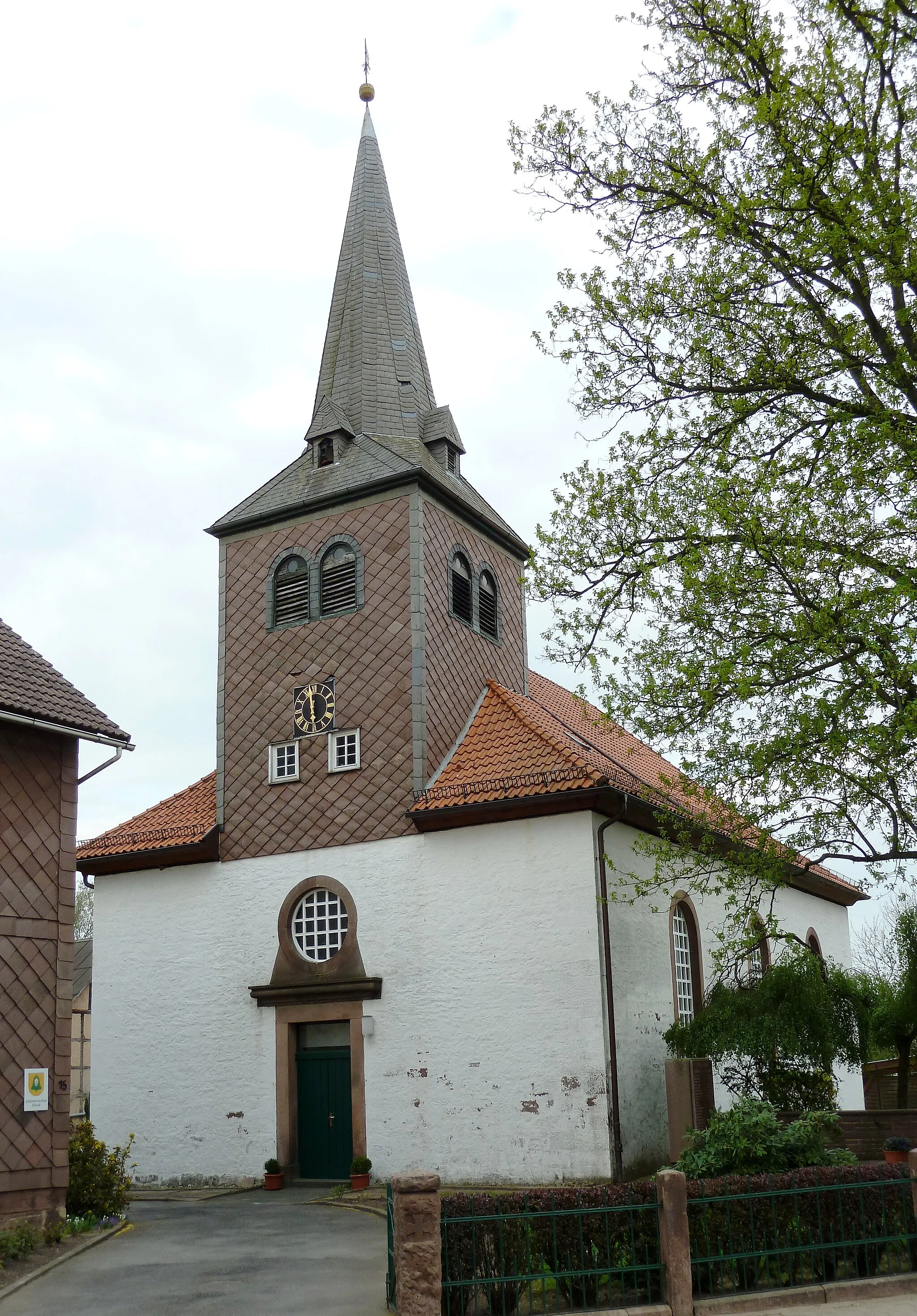 Photo showing: Ev.-luth. Heilig-Kreuz-Kirche in Heinade, Landkreis Holzminden