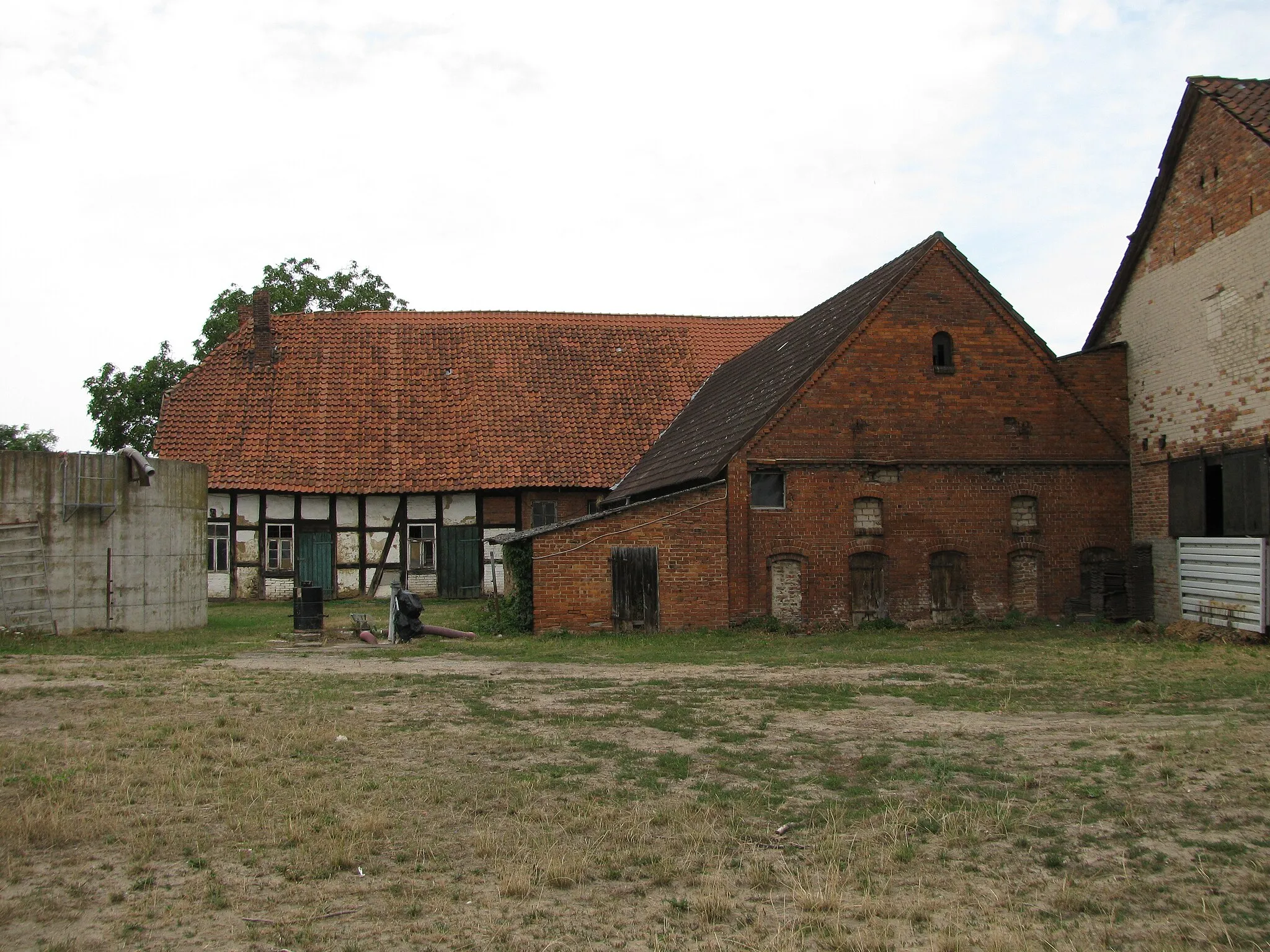 Photo showing: die Hofanlage Hauptstraße 176 in Osterwald Unterende