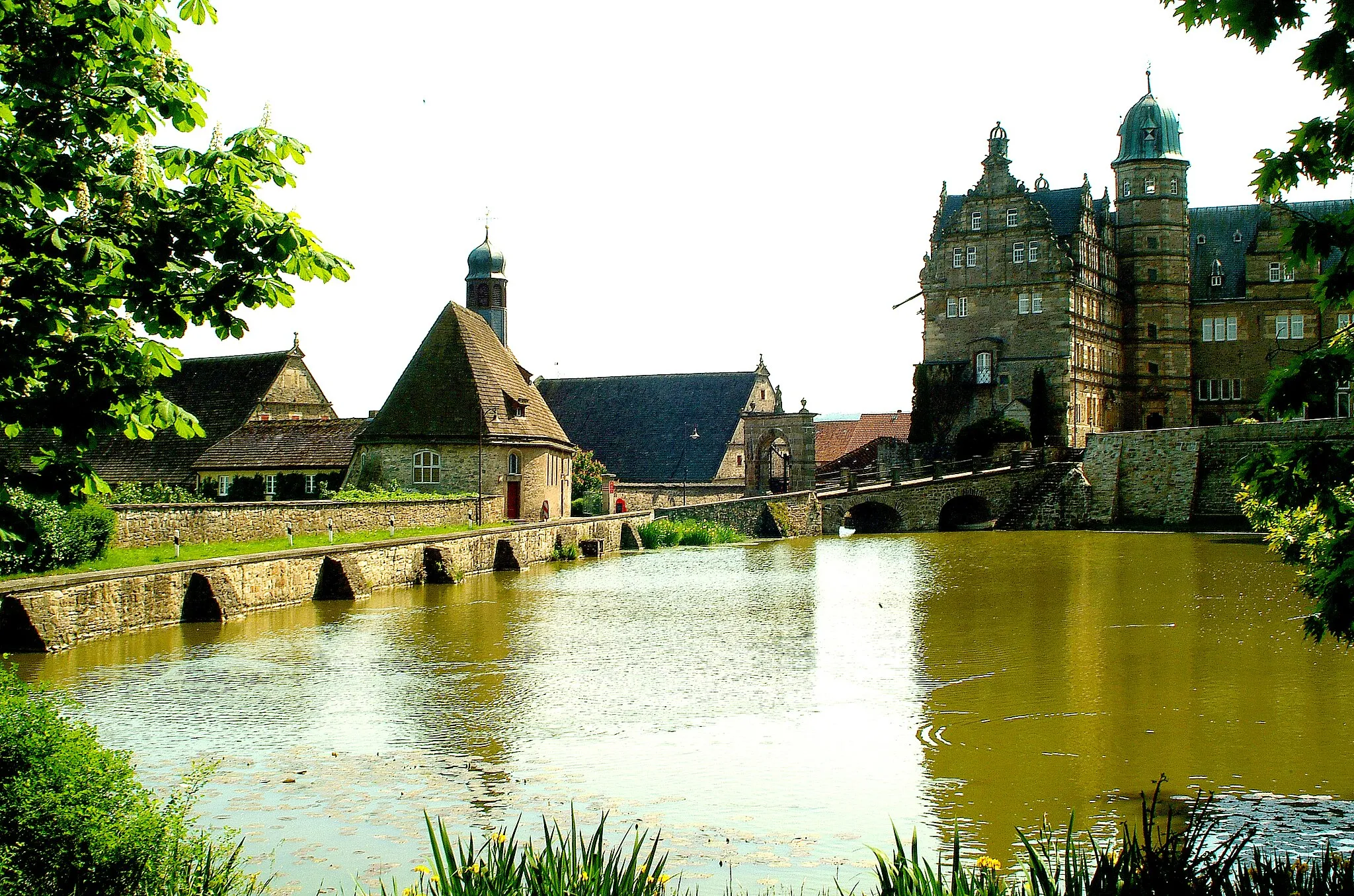 Photo showing: Auswahl von Ansichten aus Emmerthal-Hämelschenburg, die Ortschaft rund um Schloss Hämelschenburg mit ihren  jahrhundertealten Geschichten bis in die Gegenwart.