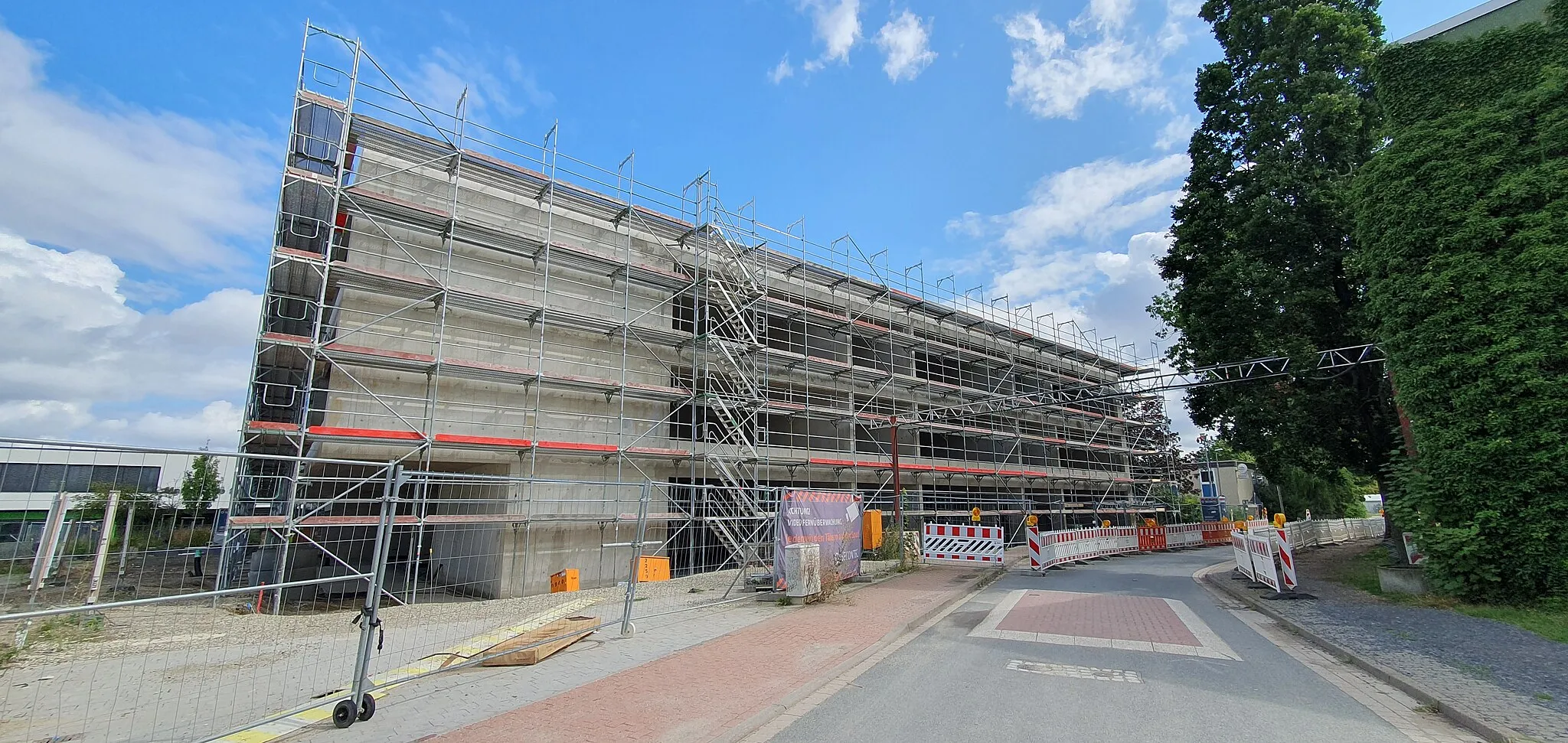 Photo showing: Marie-Curie-Schule - KGS Ronnenberg, im Bau befindliche Erweiterung, August 2023