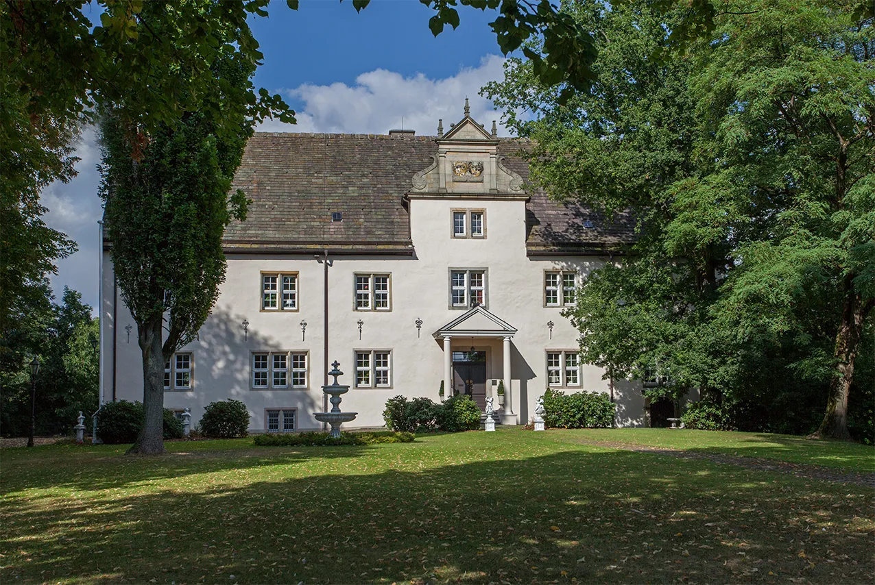 Photo showing: Schloss Alverdissen, Südseite
