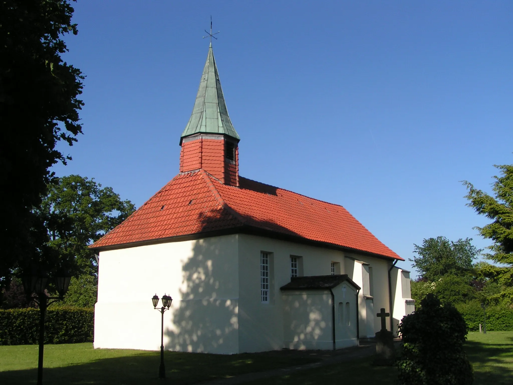 Photo showing: The lutheran church of Dudensen, a small village, belonging to the town Neustadt am Rübenberge in Germany, about 40 km northwest from Hannover.
