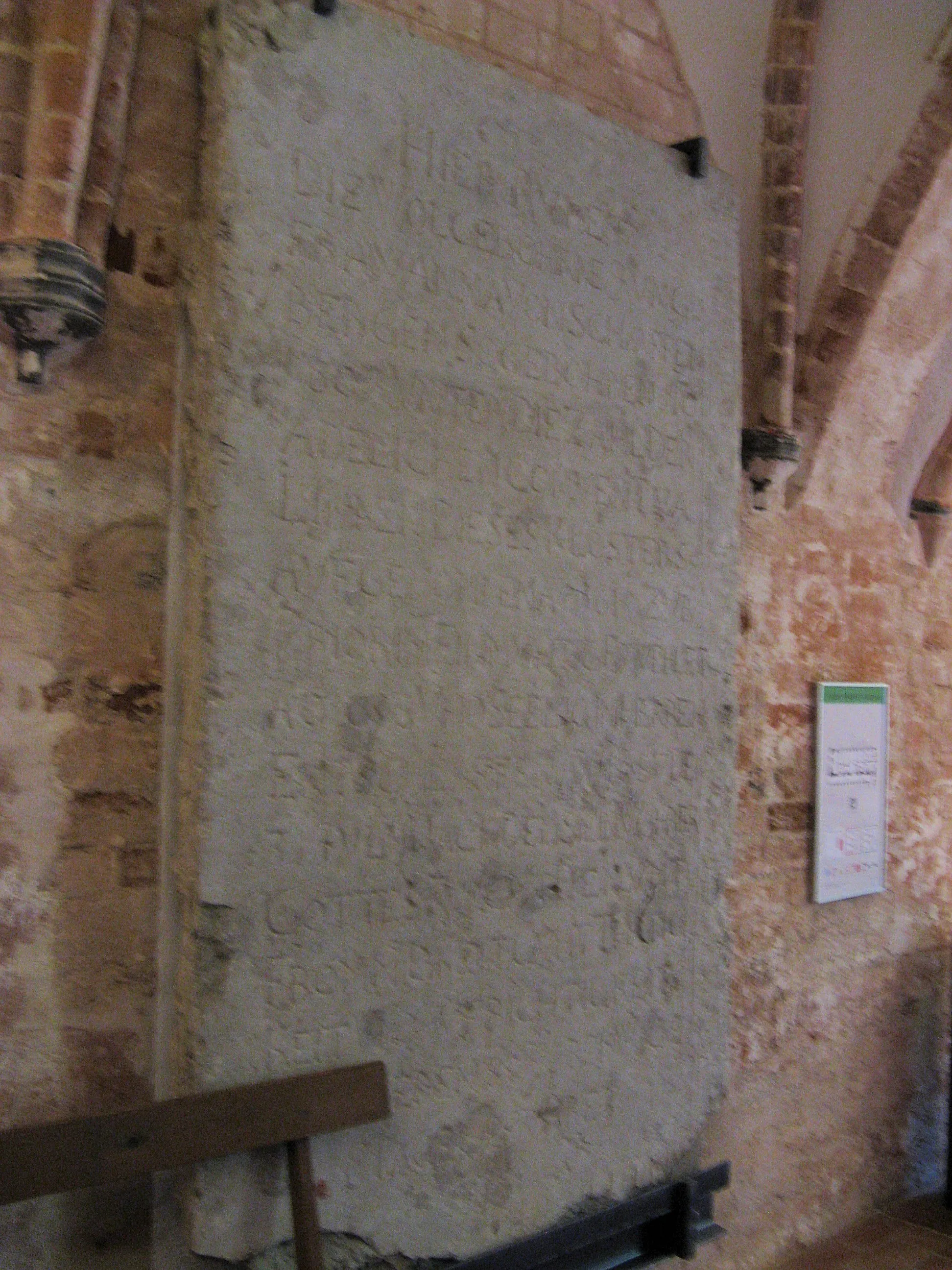 Photo showing: Ledger stone in the cloister of Monastery Dobbertin, district Parchim, Mecklenburg-Vorpommern, Germany