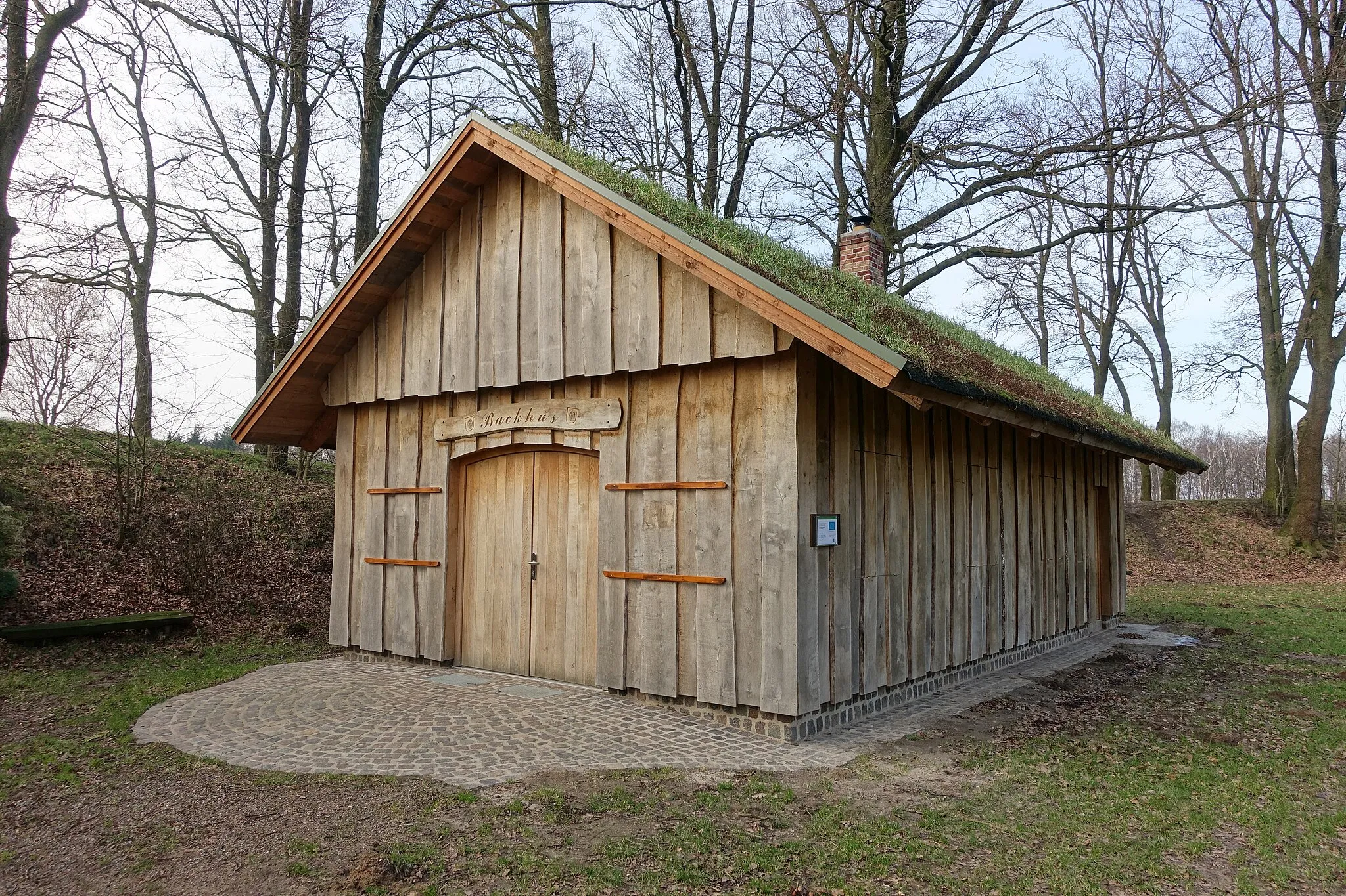 Photo showing: Hünenburg (Stöttinghausen), eines der beiden rekonstruierten Holzgebäude