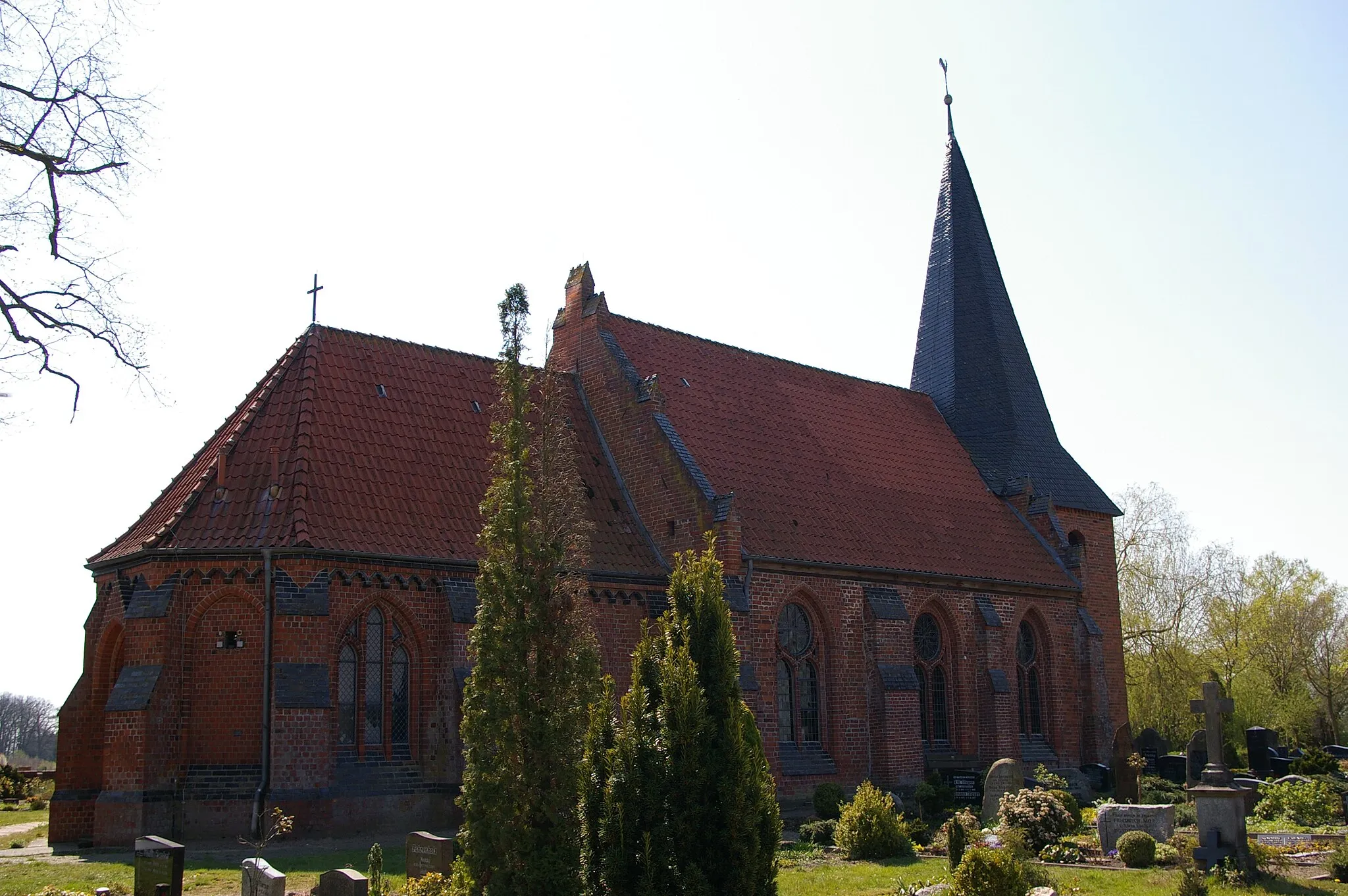 Photo showing: St. Crucis- Kirche in Hoyerhagen