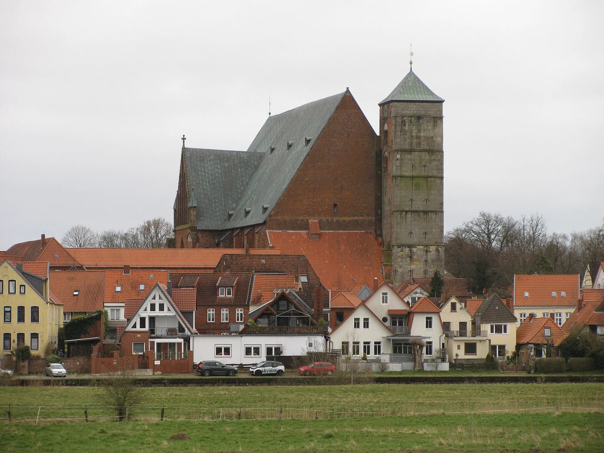 Photo showing: Blick vom westlichen Allerdeich in Verden zum Dom