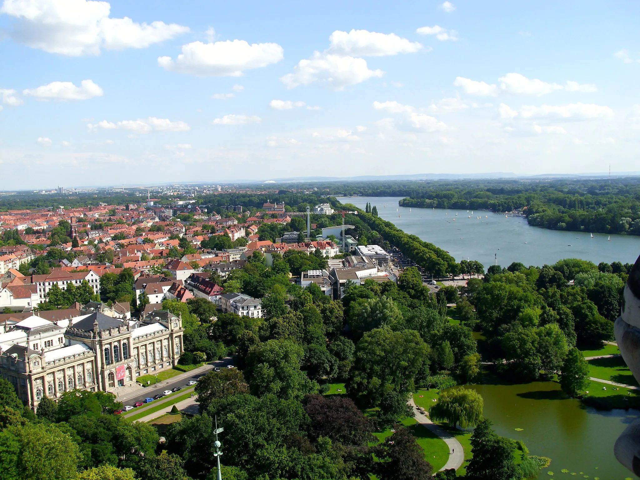 Photo showing: Maschsee seen from the new city hall