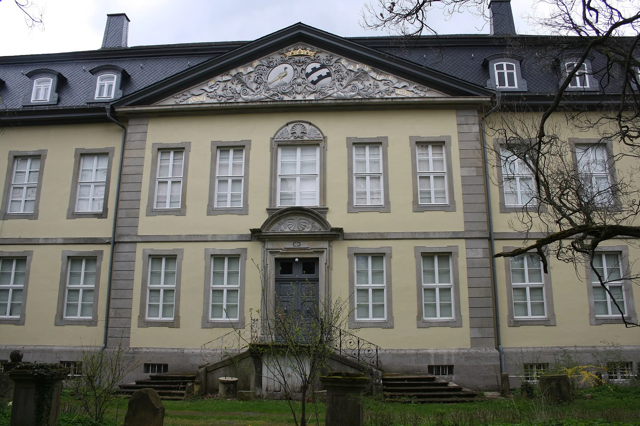 Photo showing: Eingangstür des Schloss Wrisbergholzen